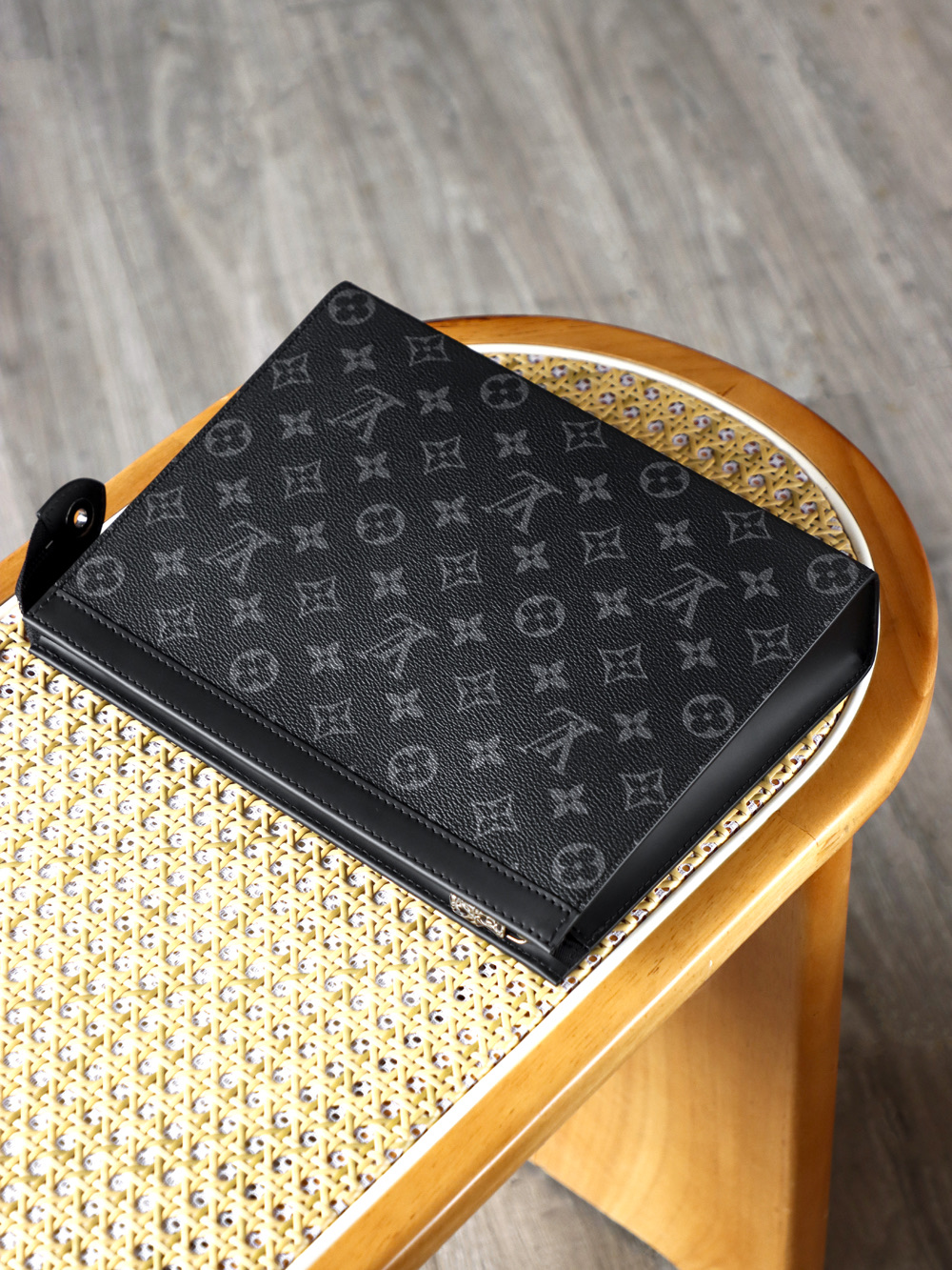 Louis Vuitton Pochette Voyage LV Travel Bag — Monogram Canvas with Gold-Tone Hardware — 1:1 Top-Tier Replica (L0 M61692)