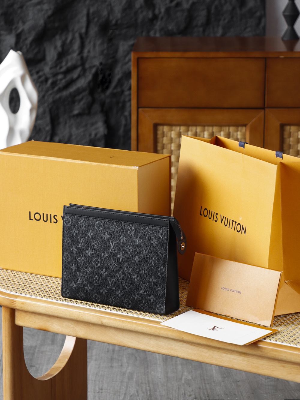 Louis Vuitton Pochette Voyage LV Travel Bag — Monogram Canvas with Gold-Tone Hardware — 1:1 Top-Tier Replica (L0 M61692)