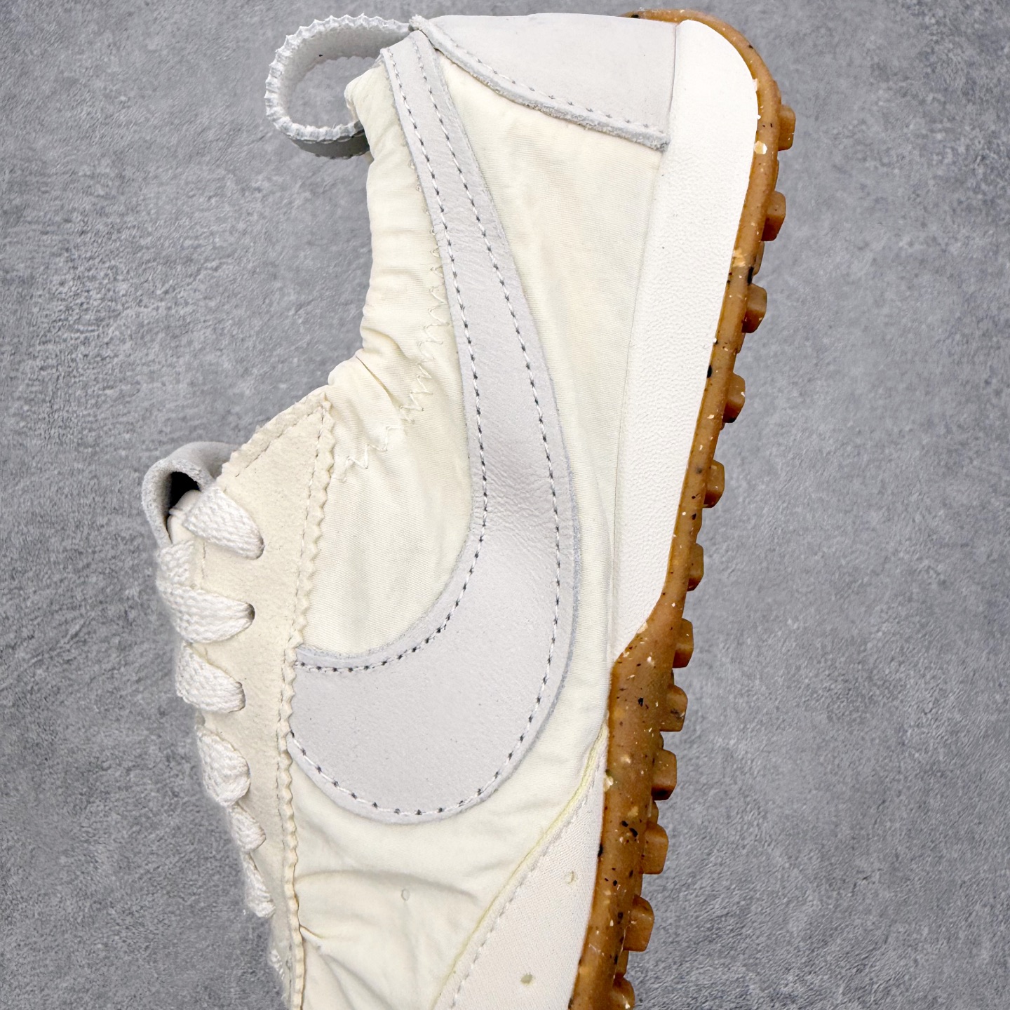  Nike x Jacquemus MOON SHOES 华夫 街头感舒适百搭生活休闲鞋  米白色  HV8547-002