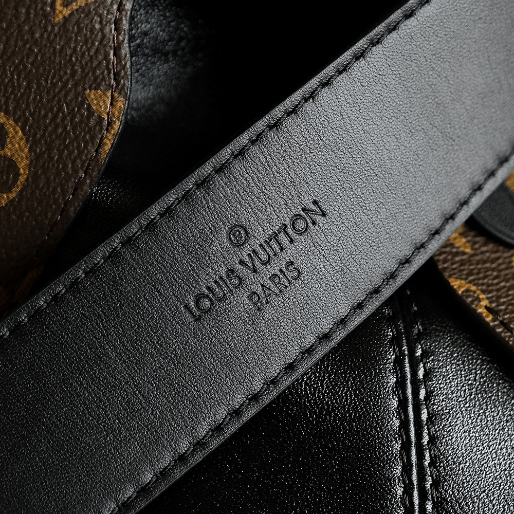 Louis Vuitton Carryall Dark MM LV Travel Bag — Monogram Canvas with Gold-Tone Hardware — 1:1 Top-Tier Replica 托特 (A0 M25143)