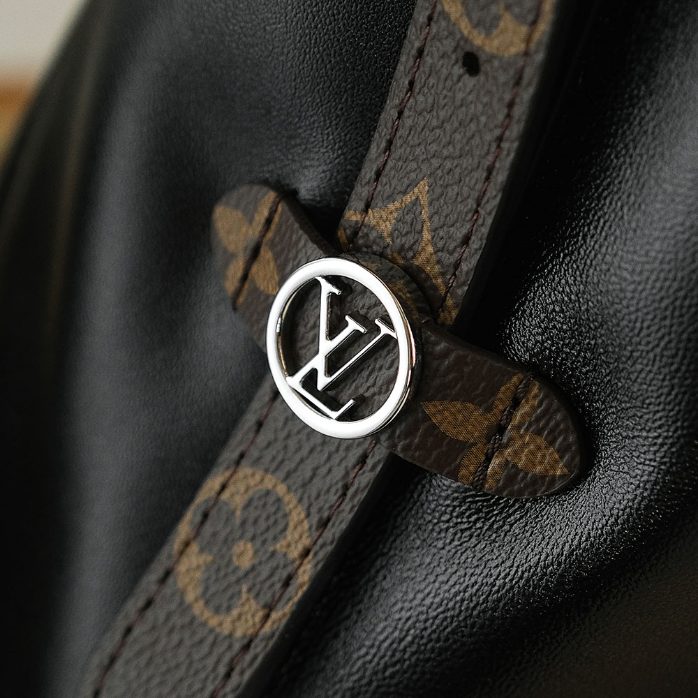 Louis Vuitton Carryall Dark MM LV Travel Bag — Monogram Canvas with Gold-Tone Hardware — 1:1 Top-Tier Replica 托特 (A0 M25143)