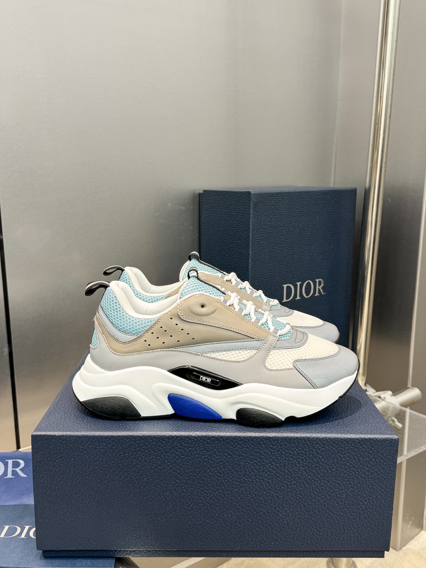 Dior B22 Sneakers - Technical Mesh and Calfskin Luxury Runners | Premium Retro Design 3SN231