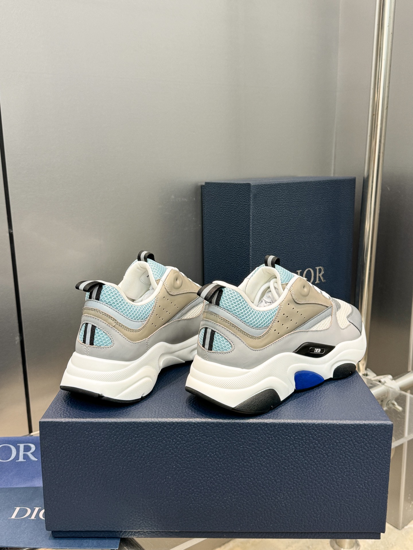 Dior B22 Sneakers - Technical Mesh and Calfskin Luxury Runners | Premium Retro Design 3SN231