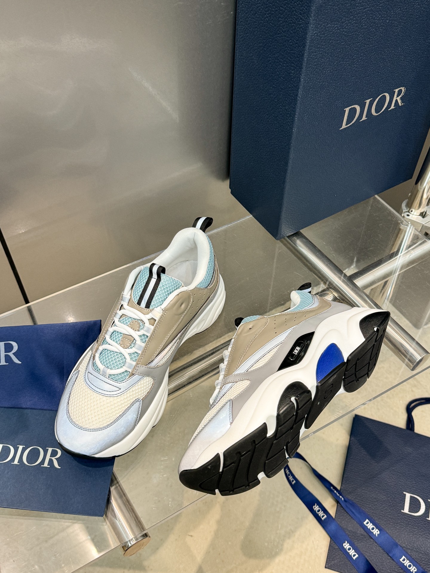 Dior B22 Sneakers - Technical Mesh and Calfskin Luxury Runners | Premium Retro Design 3SN231
