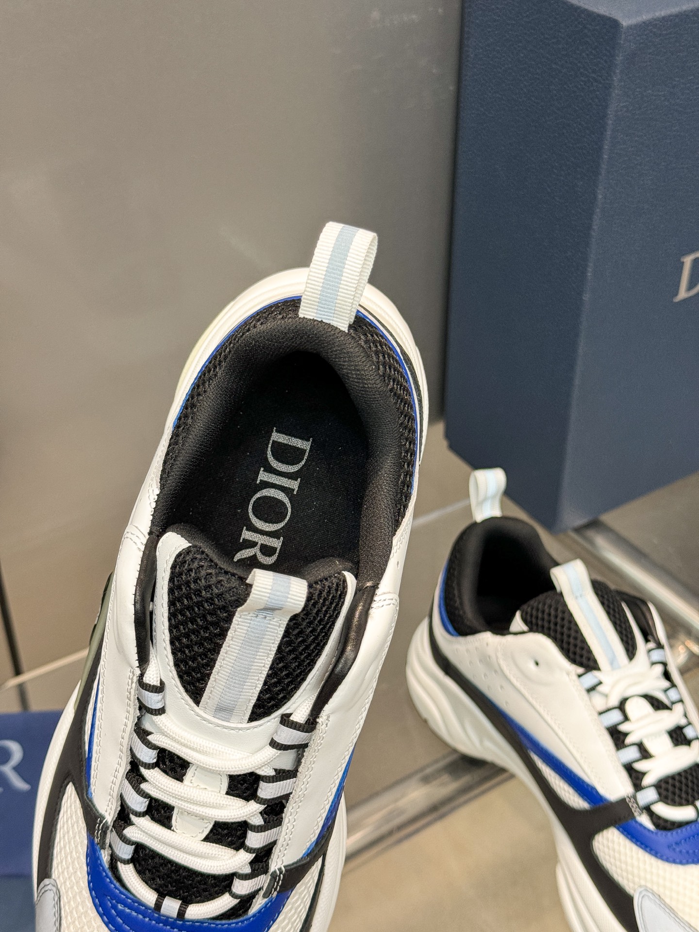 Dior B22 Sneakers - Technical Mesh and Calfskin Luxury Runners | Premium Retro Design 3SN231