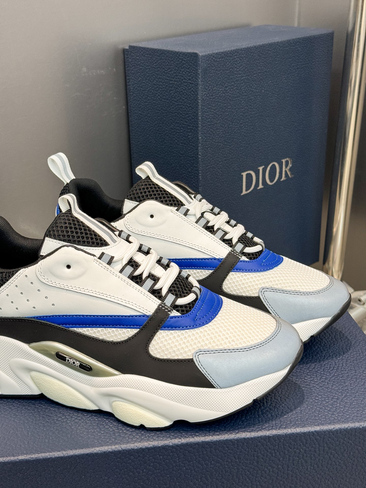 Dior B22 Sneakers - Technical Mesh and Calfskin Luxury Runners | Premium Retro Design 3SN231