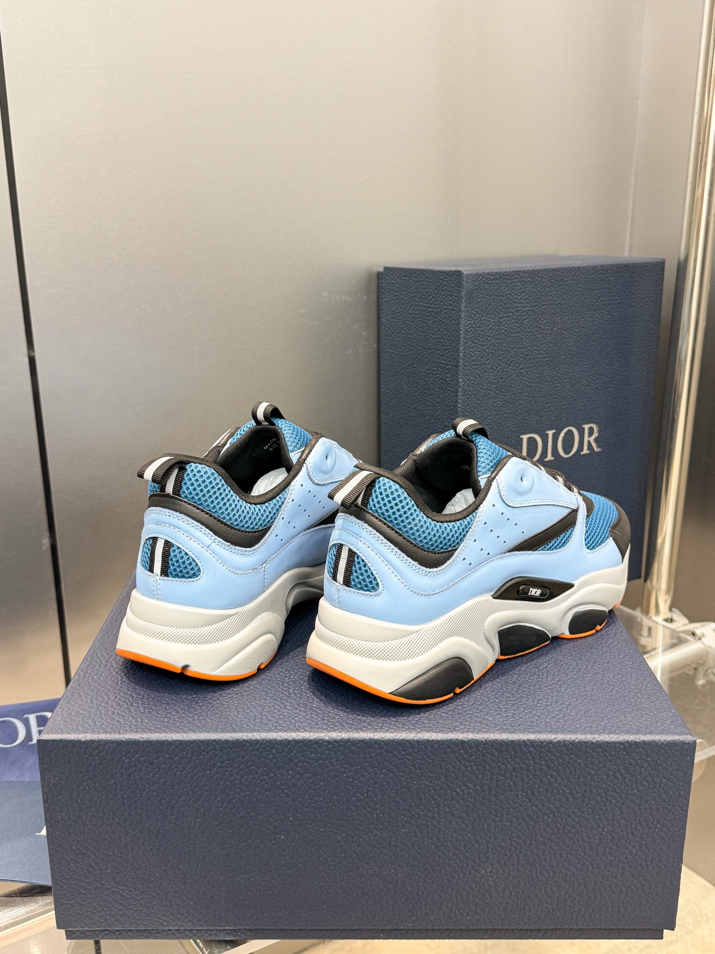 Dior B22 Sneakers - Technical Mesh and Calfskin Luxury Runners | Premium Retro Design 3SN231