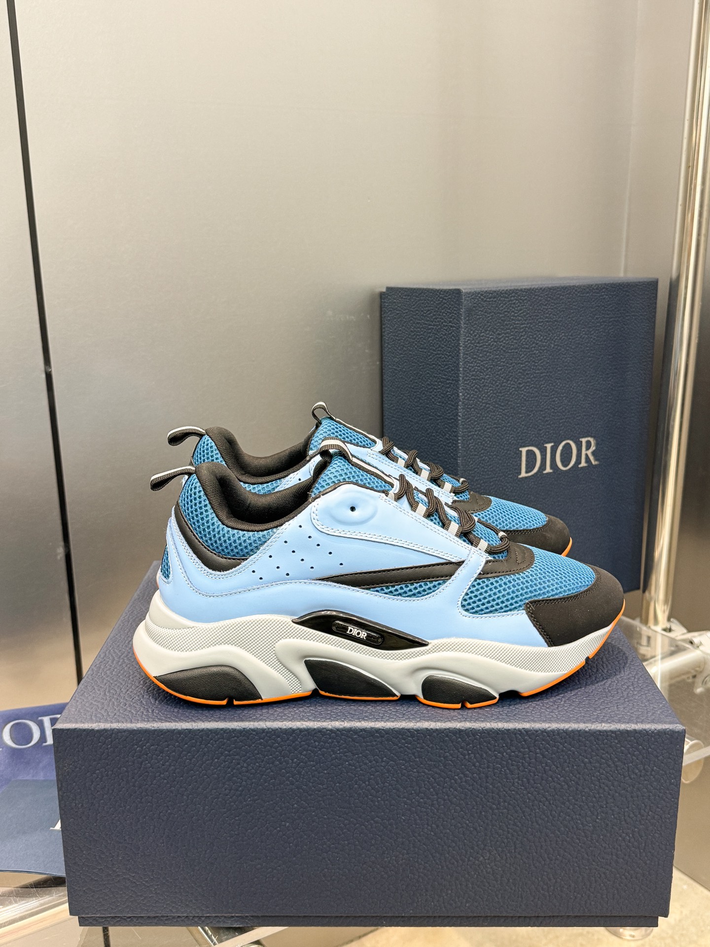 Dior B22 Sneakers - Technical Mesh and Calfskin Luxury Runners | Premium Retro Design 3SN231