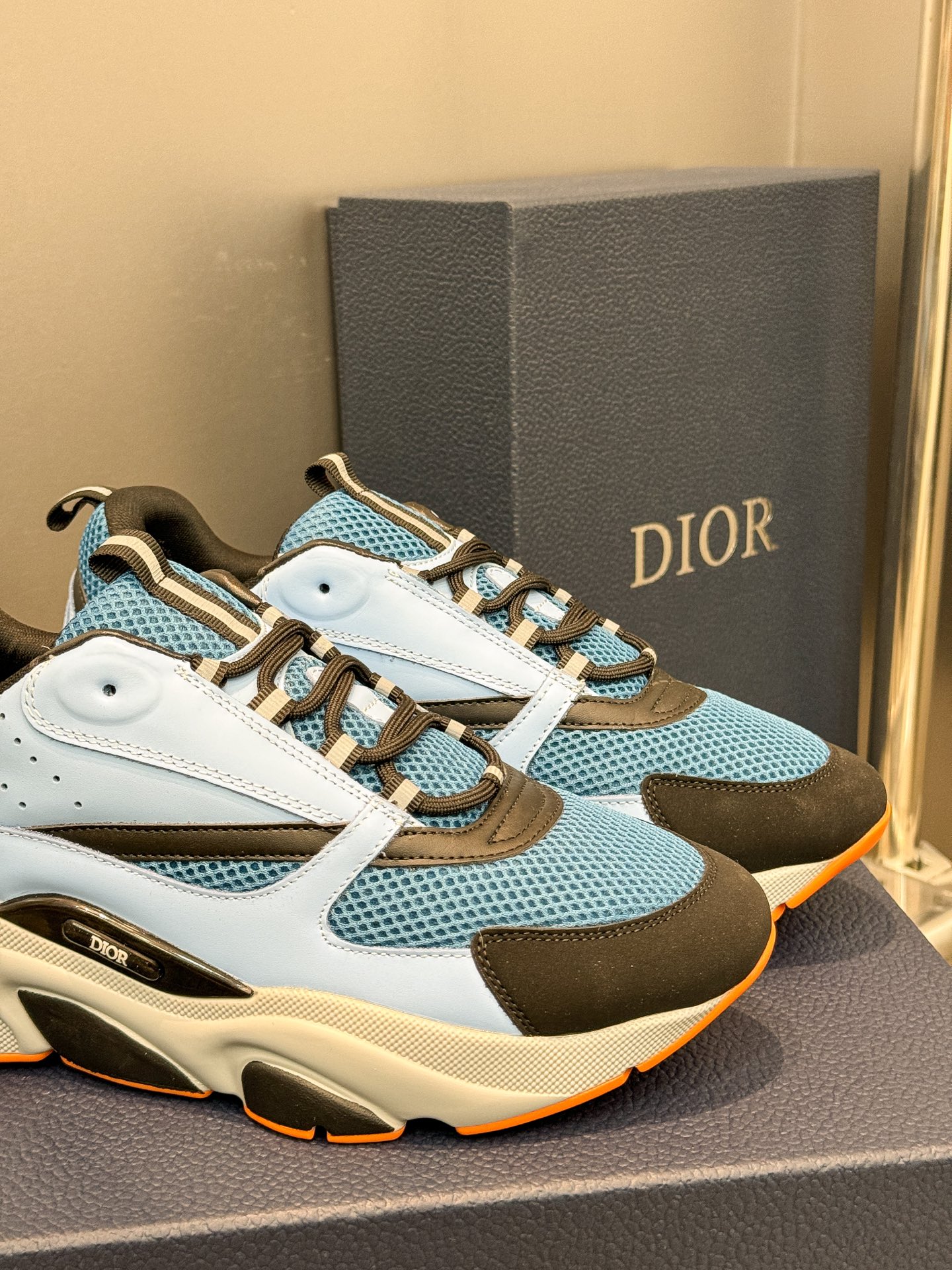 Dior B22 Sneakers - Technical Mesh and Calfskin Luxury Runners | Premium Retro Design 3SN231