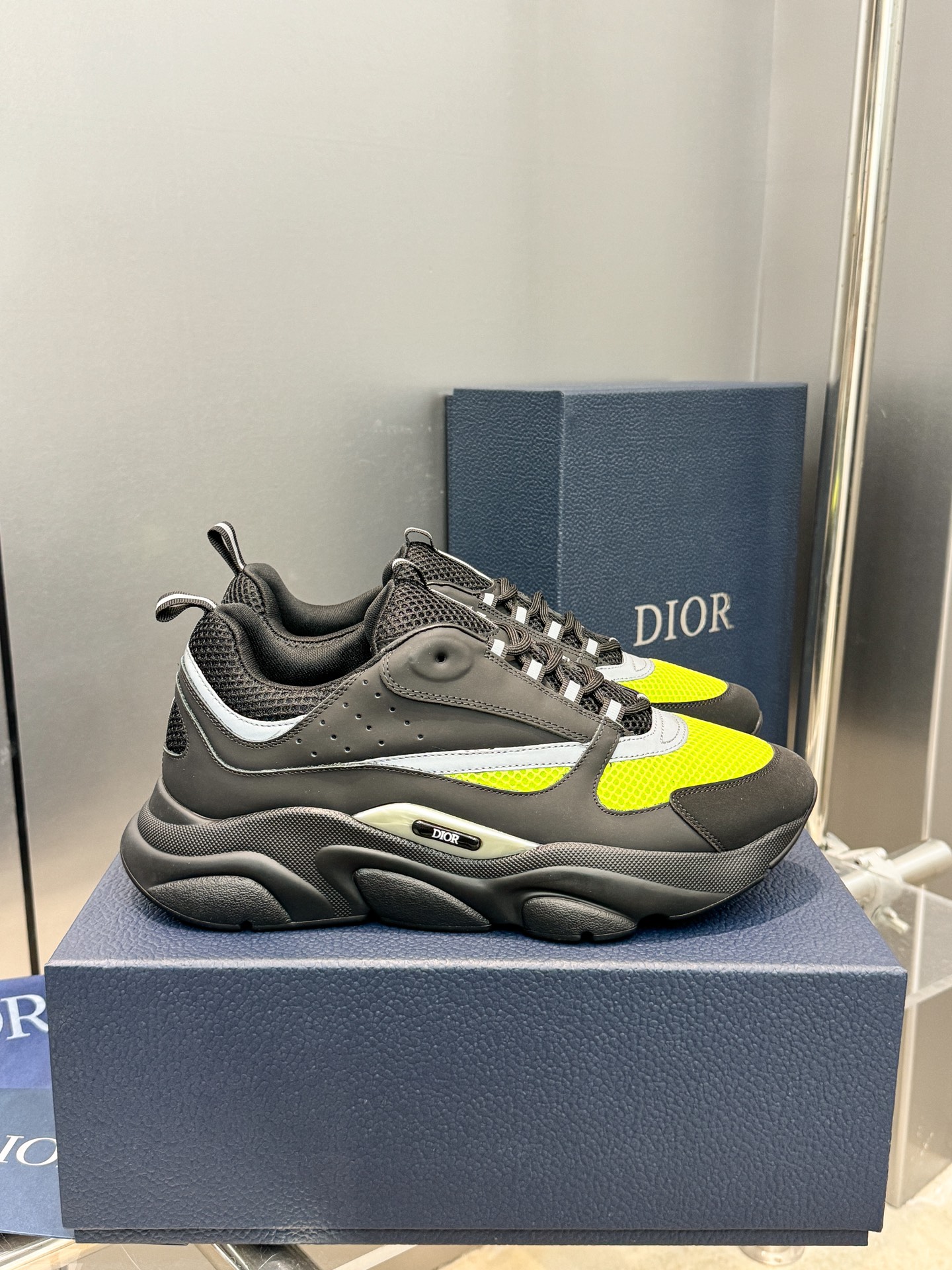 Dior B22 Sneakers - Technical Mesh and Calfskin Luxury Runners | Premium Retro Design 3SN231