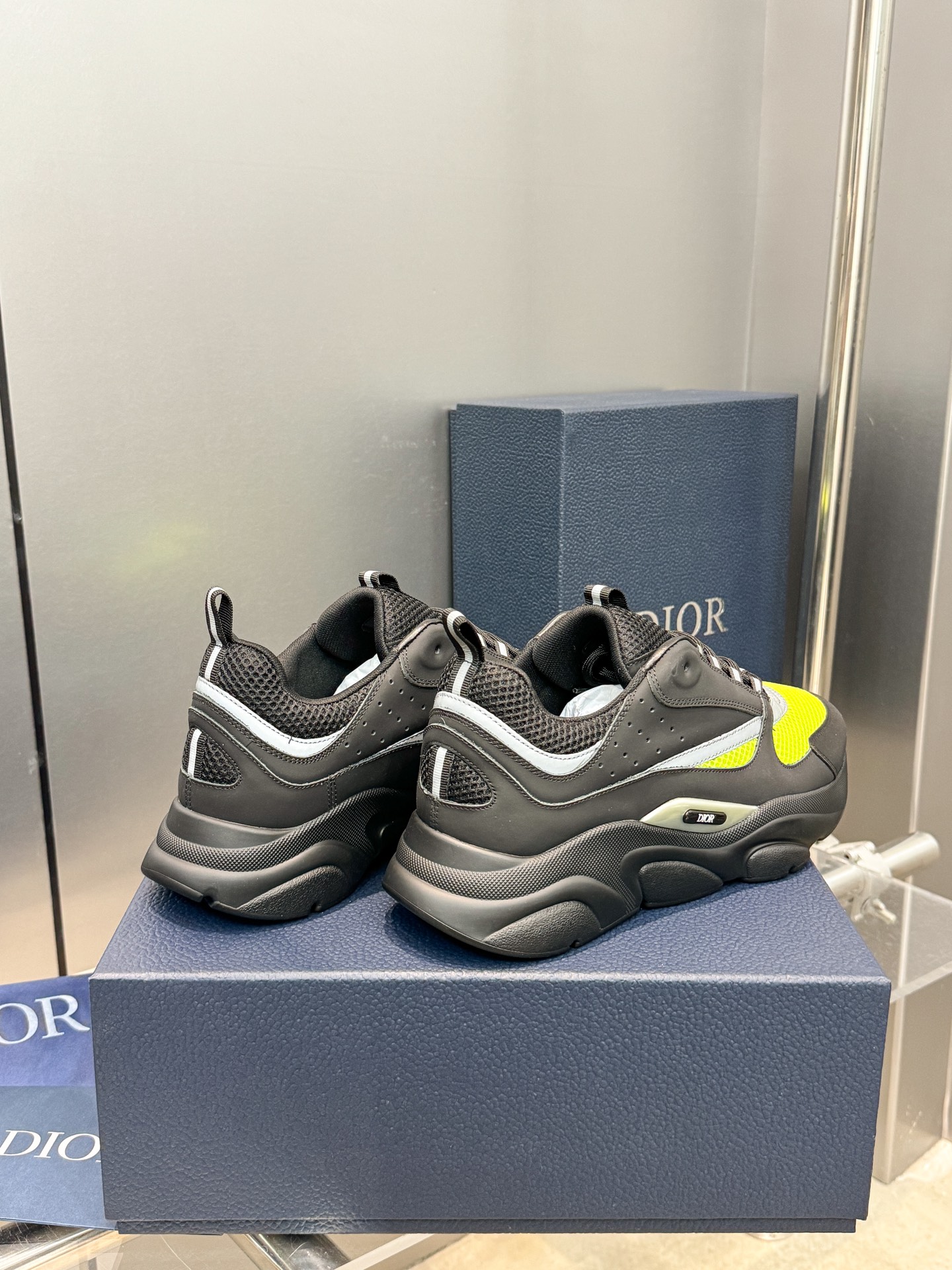 Dior B22 Sneakers - Technical Mesh and Calfskin Luxury Runners | Premium Retro Design 3SN231