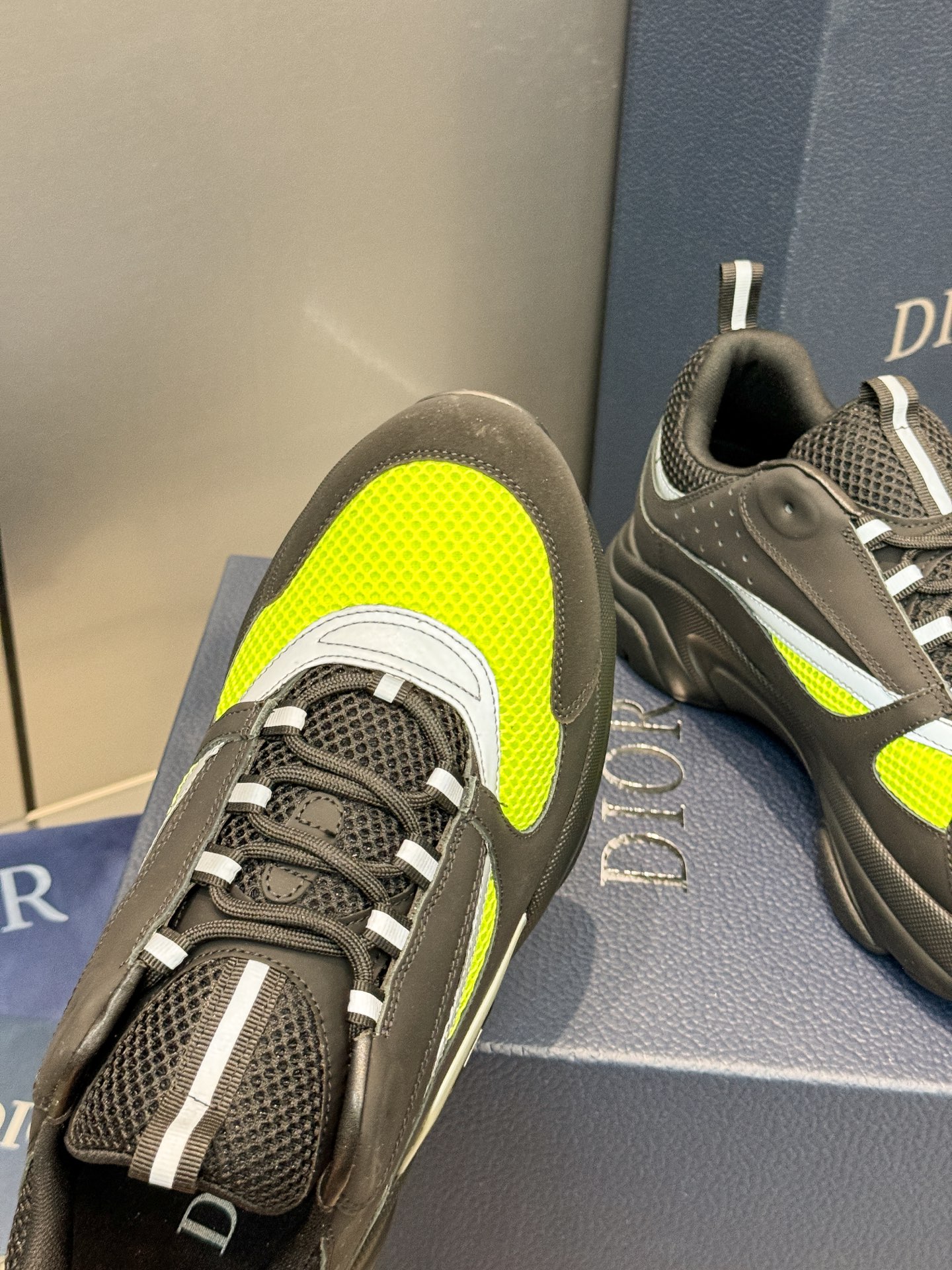 Dior B22 Sneakers - Technical Mesh and Calfskin Luxury Runners | Premium Retro Design 3SN231