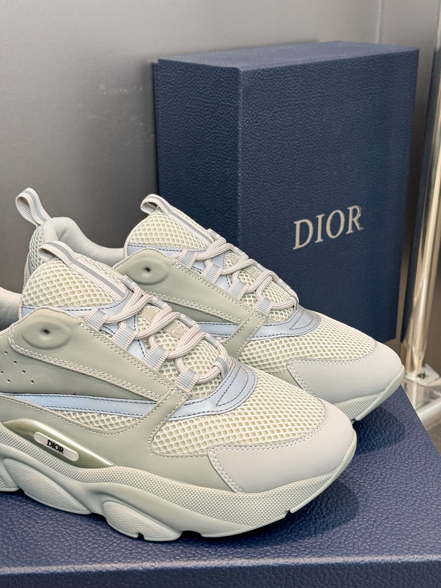 Dior B22 Sneakers - Technical Mesh and Calfskin Luxury Runners | Premium Retro Design 3SN231