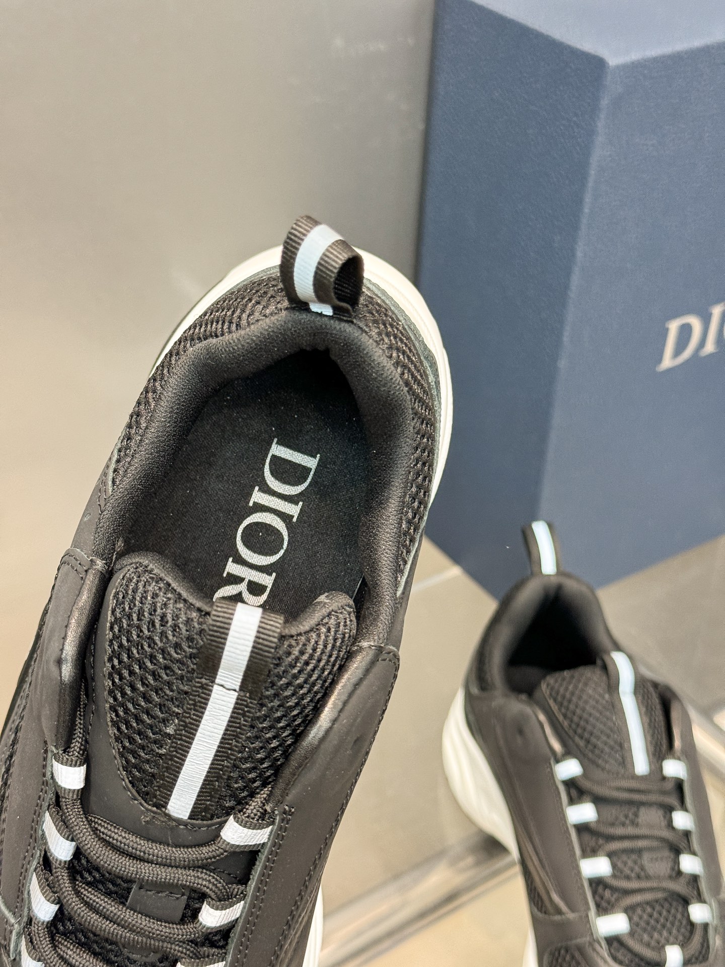 Dior B22 Sneakers - Technical Mesh and Calfskin Luxury Runners | Premium Retro Design 3SN231