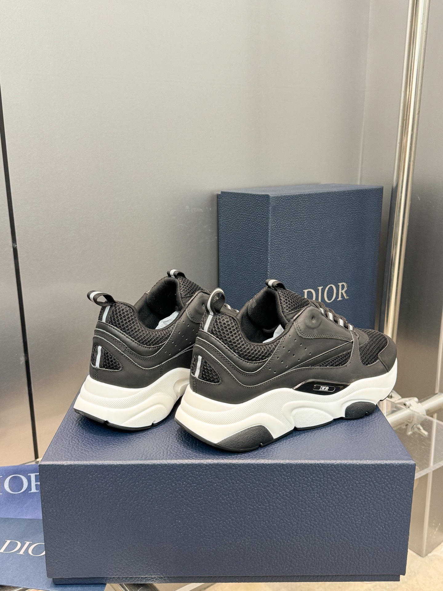 Dior B22 Sneakers - Technical Mesh and Calfskin Luxury Runners | Premium Retro Design 3SN231