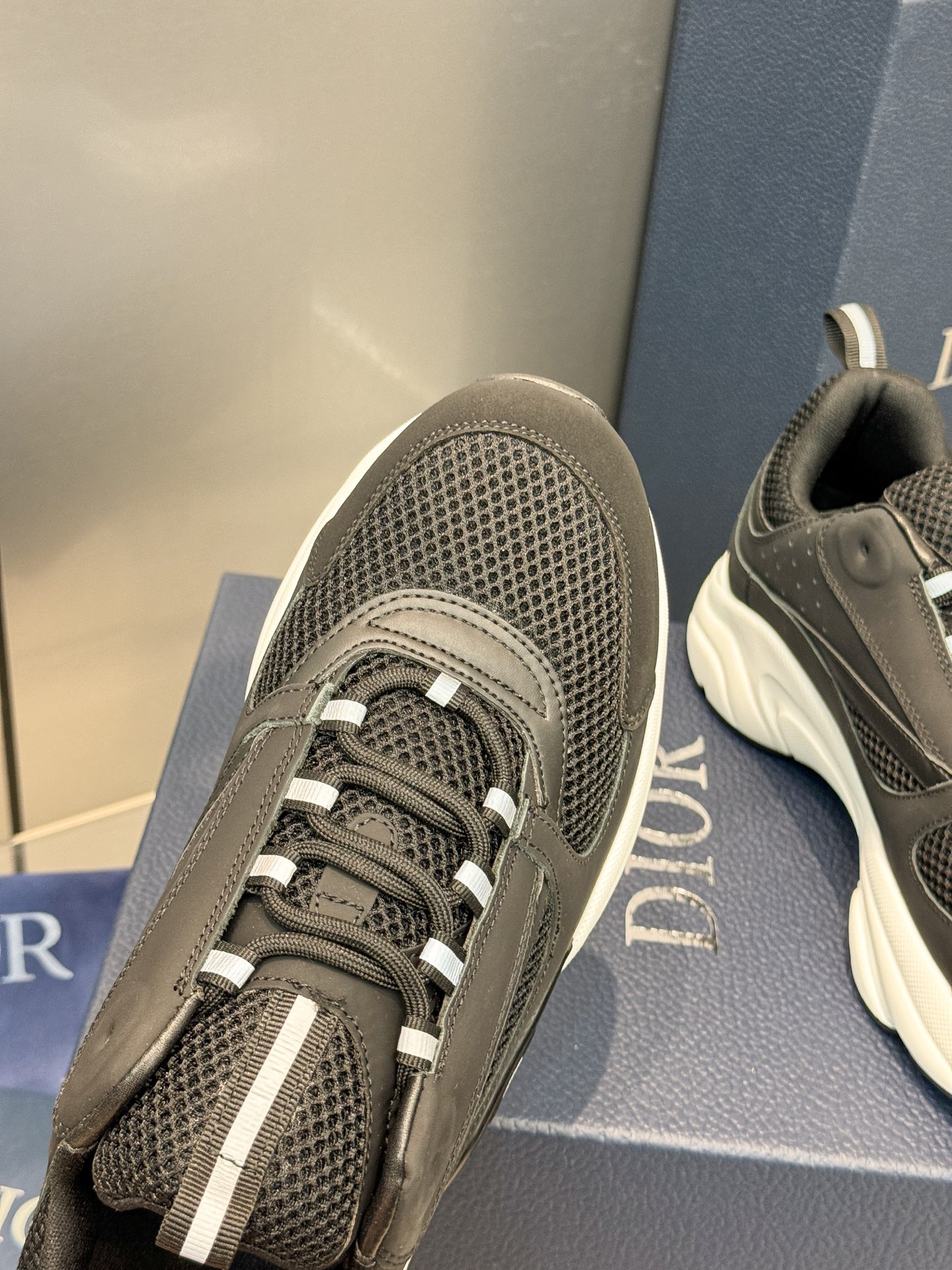 Dior B22 Sneakers - Technical Mesh and Calfskin Luxury Runners | Premium Retro Design 3SN231