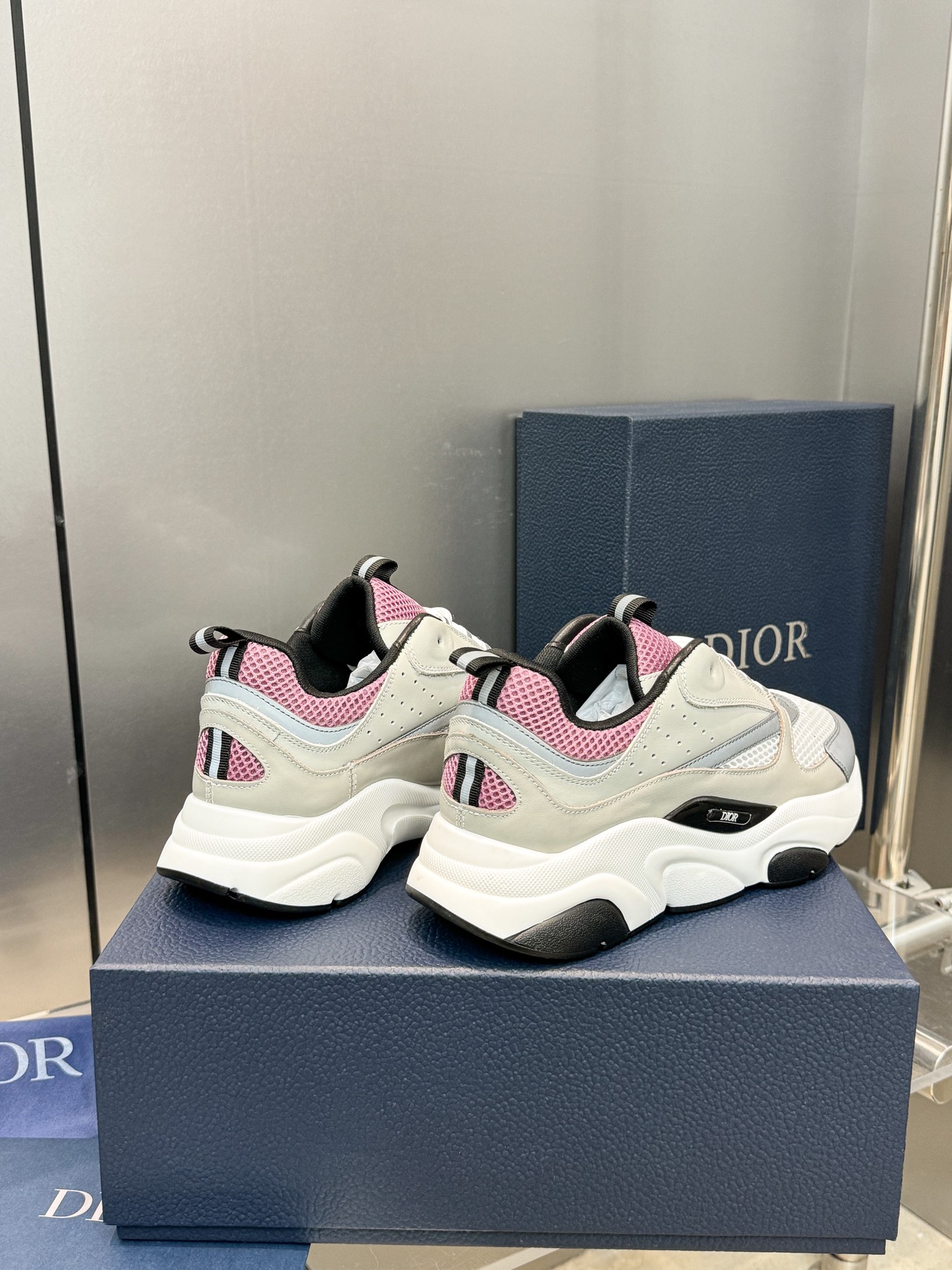 Dior B22 Sneakers - Technical Mesh and Calfskin Luxury Runners | Premium Retro Design 3SN231