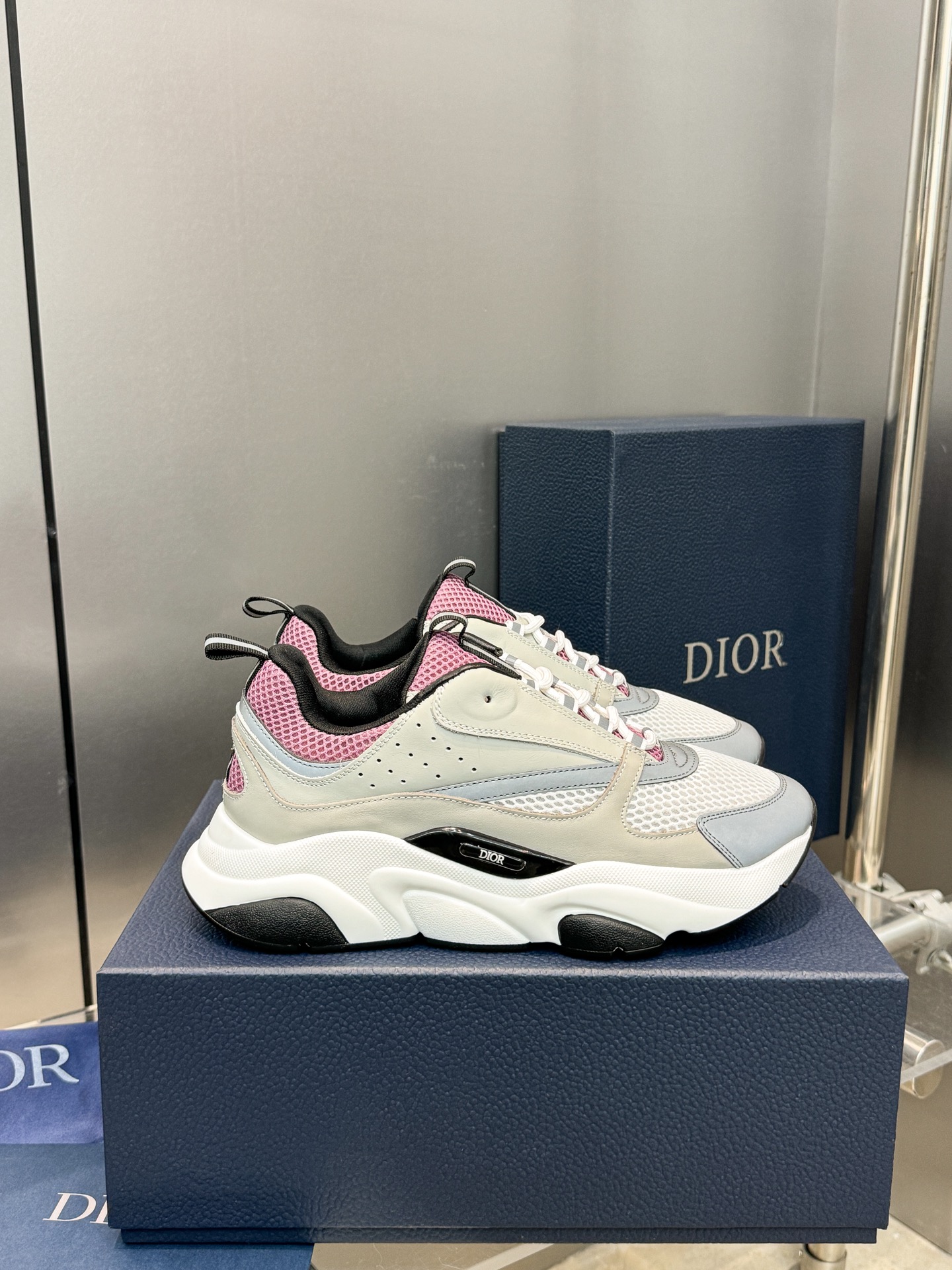 Dior B22 Sneakers - Technical Mesh and Calfskin Luxury Runners | Premium Retro Design 3SN231
