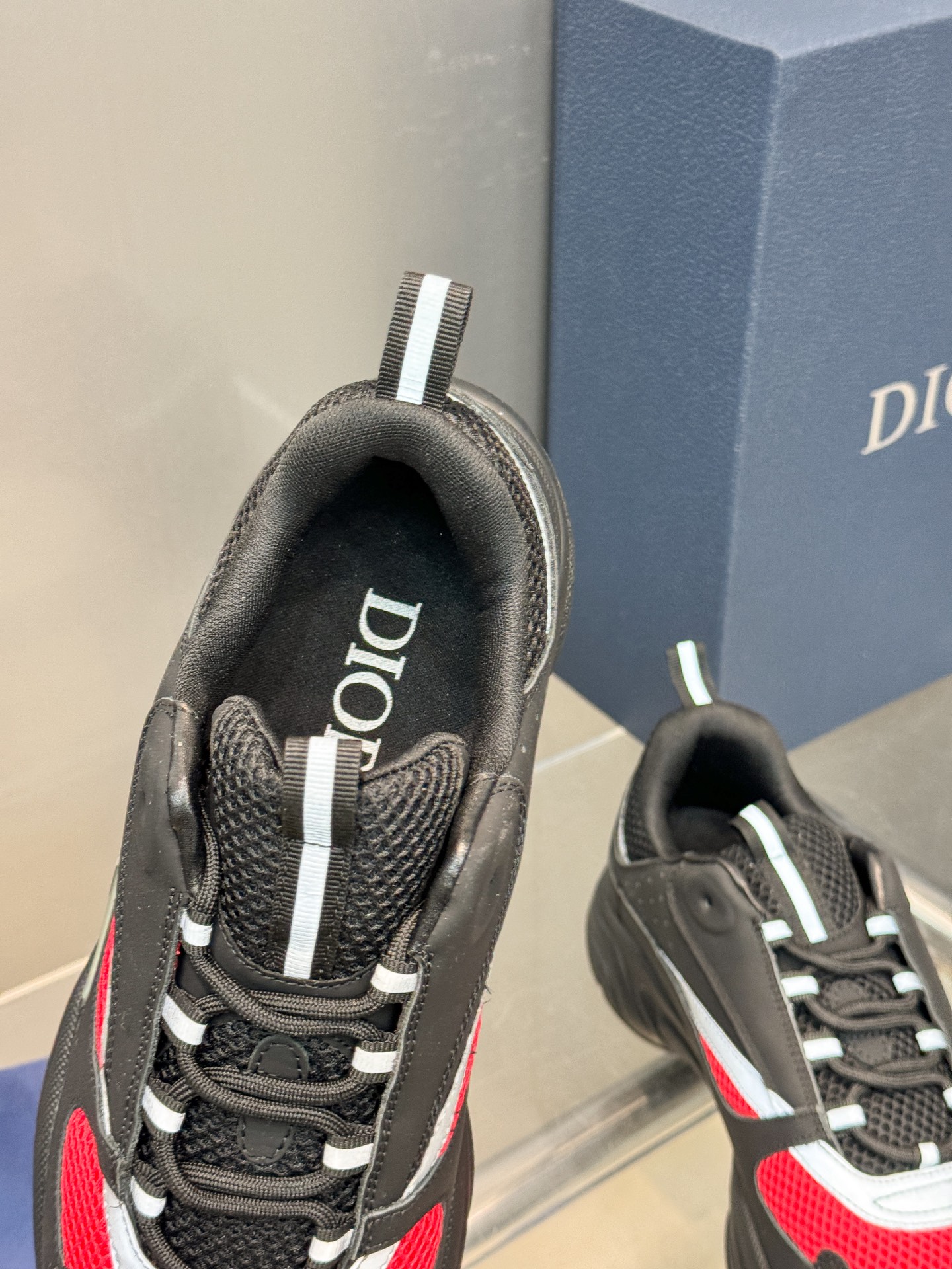 Dior B22 Sneakers - Technical Mesh and Calfskin Luxury Runners | Premium Retro Design 3SN231