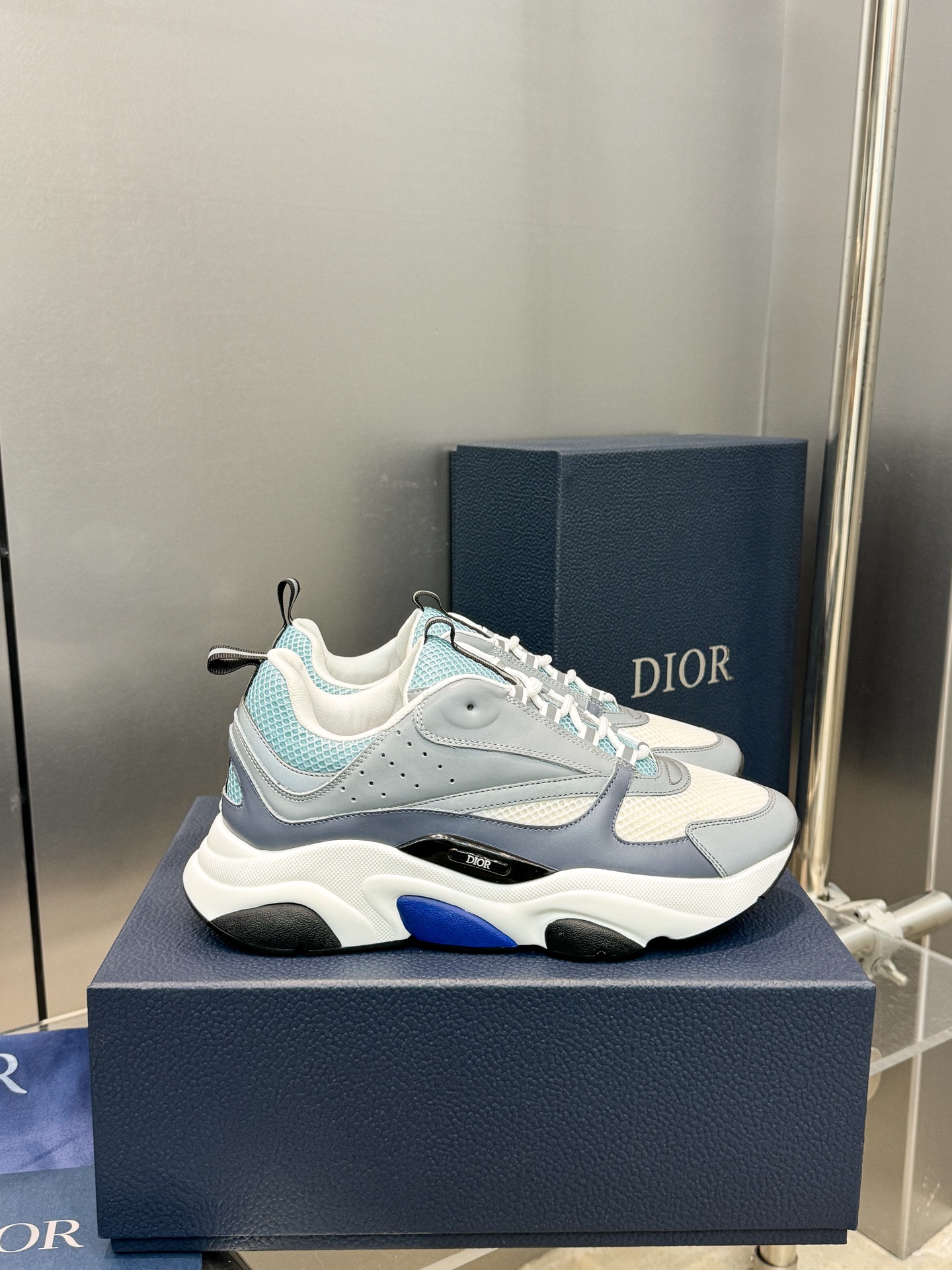 Dior B22 Sneakers - Technical Mesh and Calfskin Luxury Runners | Premium Retro Design 3SN231