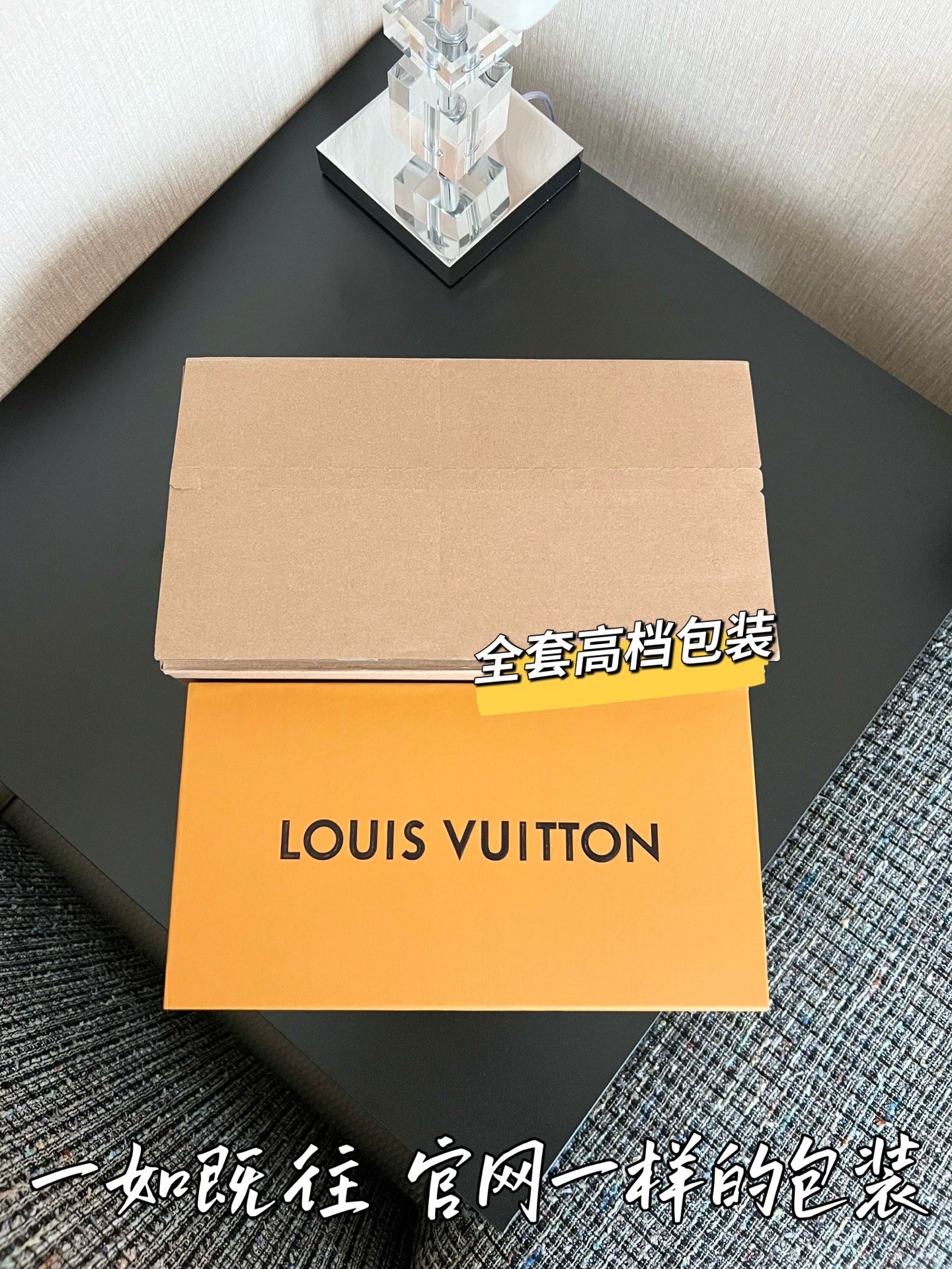 LOUIS VUITTON  村上隆  Takashi Murakami 6AM 联名款 圆头套脚 一字拖鞋女款白色  1AGZUU
