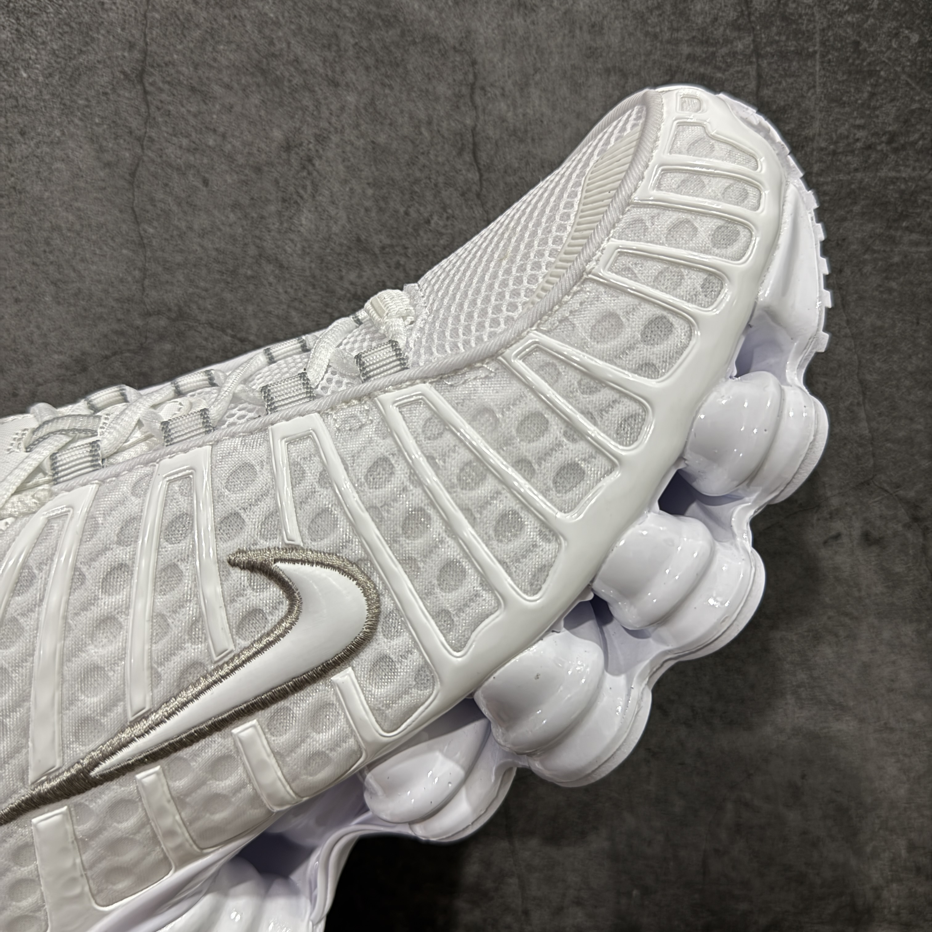 Nike Shox TL  全掌气柱缓震 休闲 运动跑鞋  男鞋 波鞋 白银 AV3595-100 