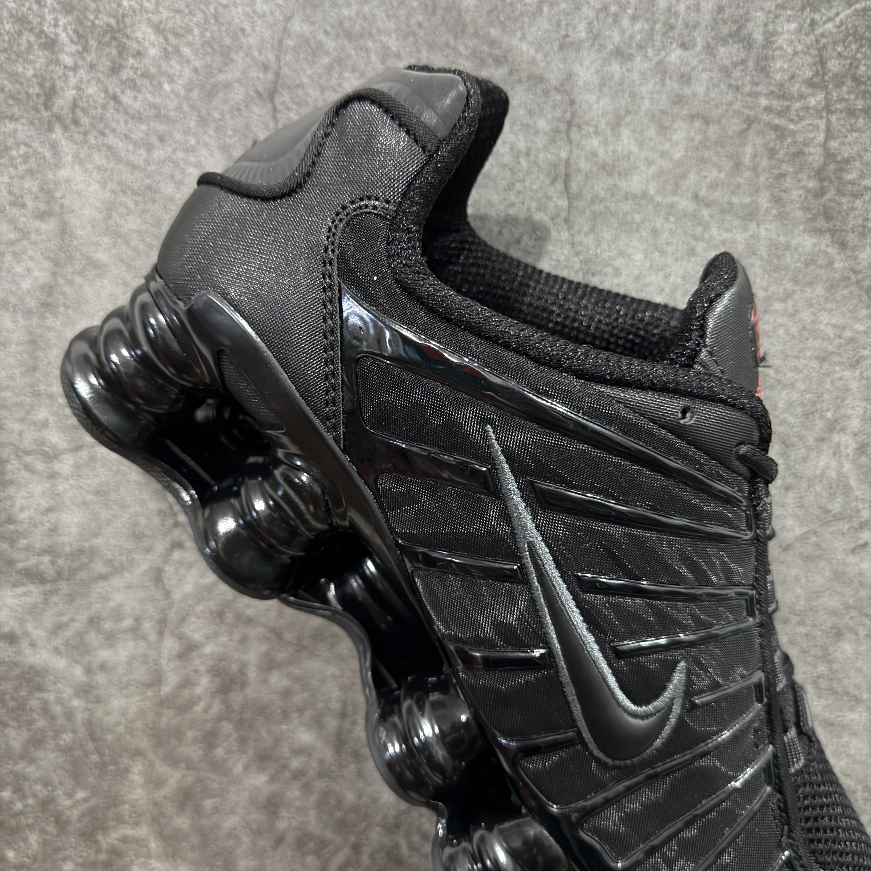 Nike Shox TL  全掌气柱缓震 休闲 运动跑鞋  男鞋 波鞋 黑红 AV3595-002