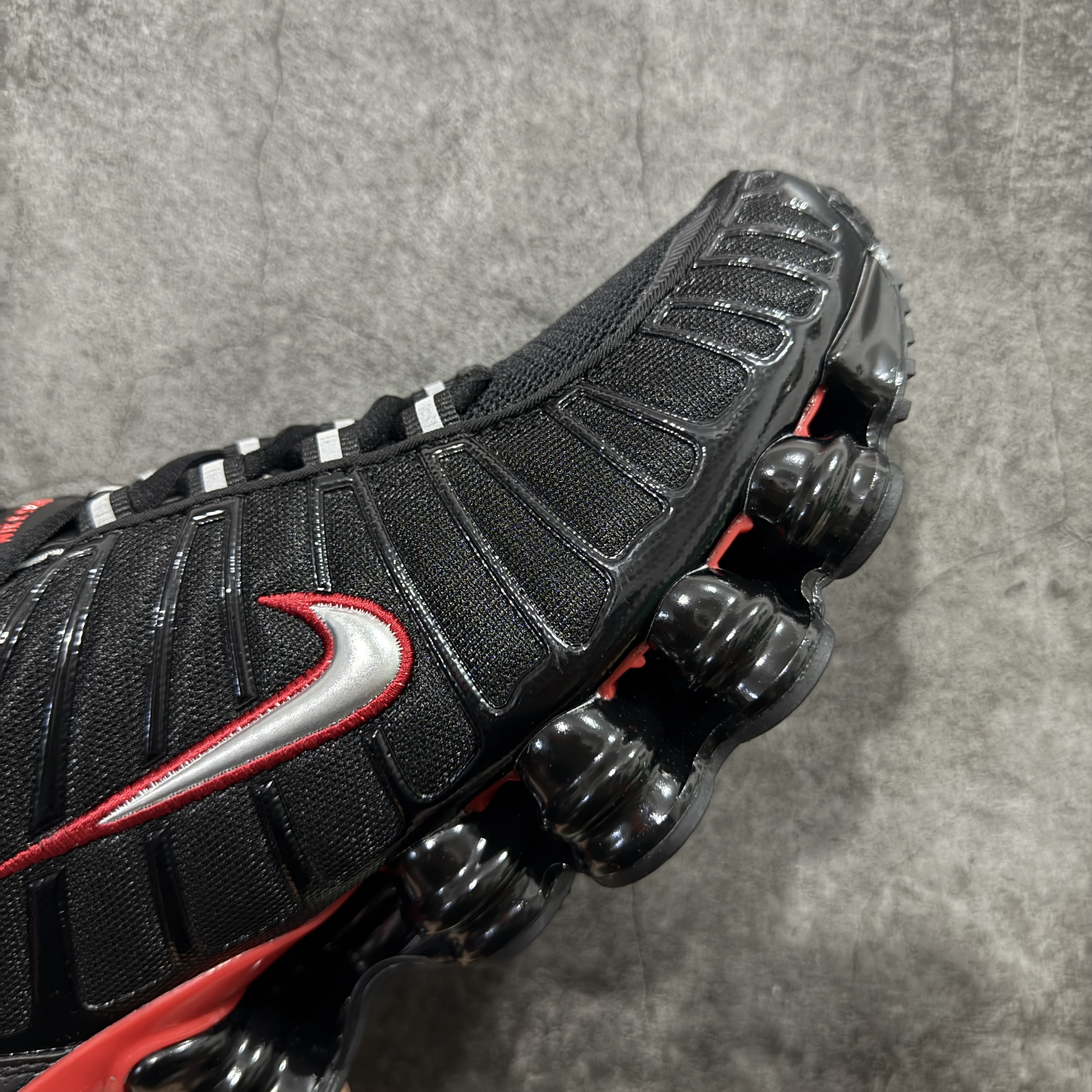 Nike Shox TL  全掌气柱缓震 休闲 运动跑鞋  男鞋 波鞋 黑红色 CN0151-003