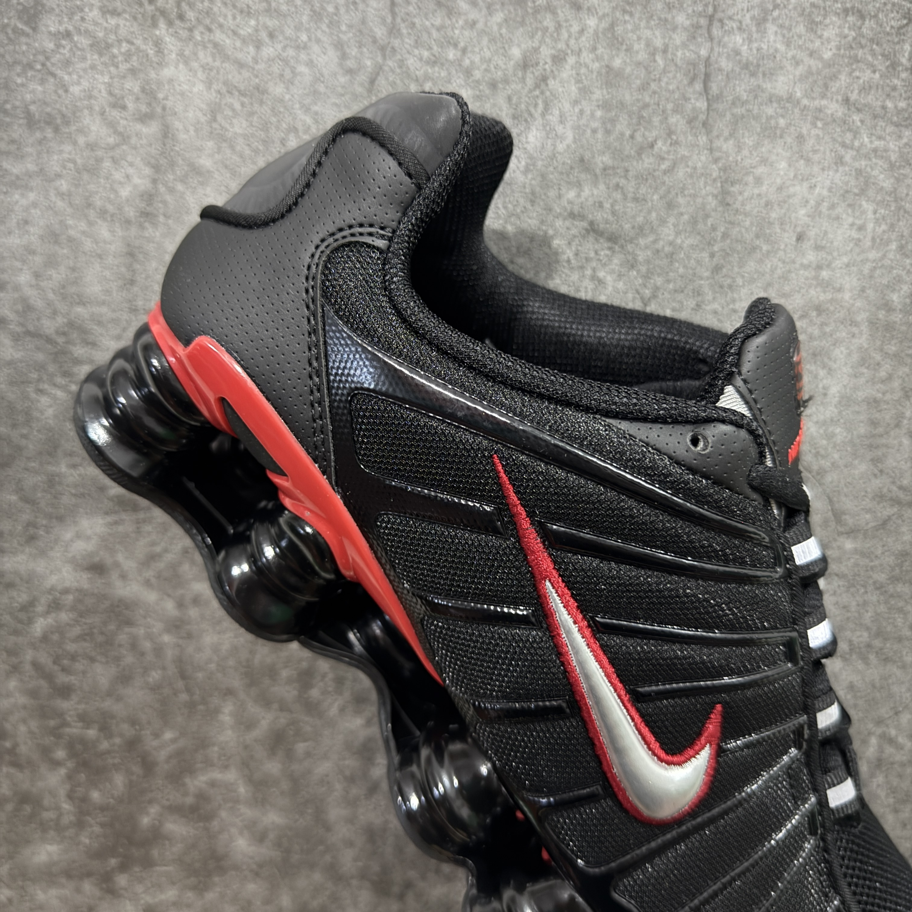 Nike Shox TL  全掌气柱缓震 休闲 运动跑鞋  男鞋 波鞋 黑红色 CN0151-003