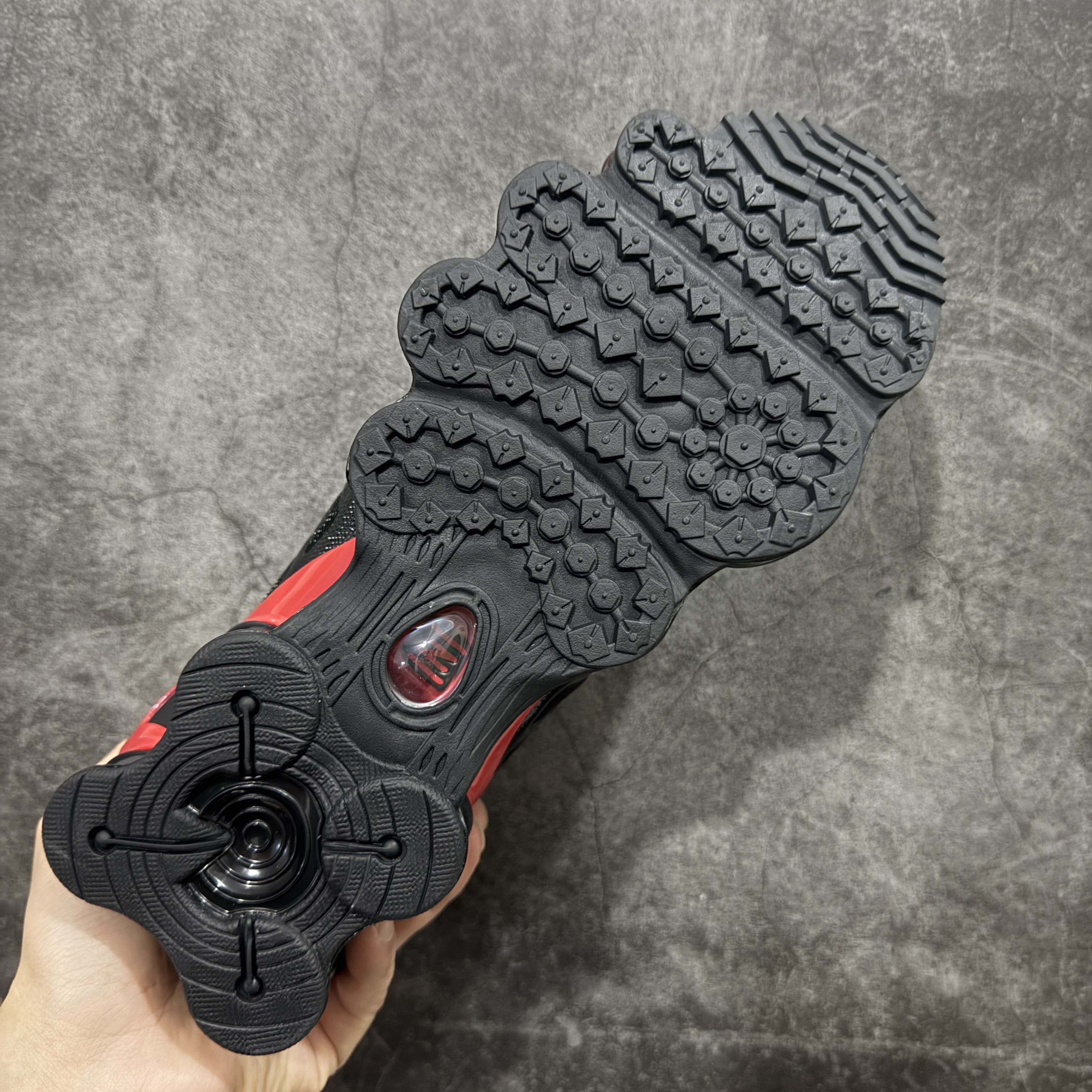 Nike Shox TL  全掌气柱缓震 休闲 运动跑鞋  男鞋 波鞋 黑红色 CN0151-003