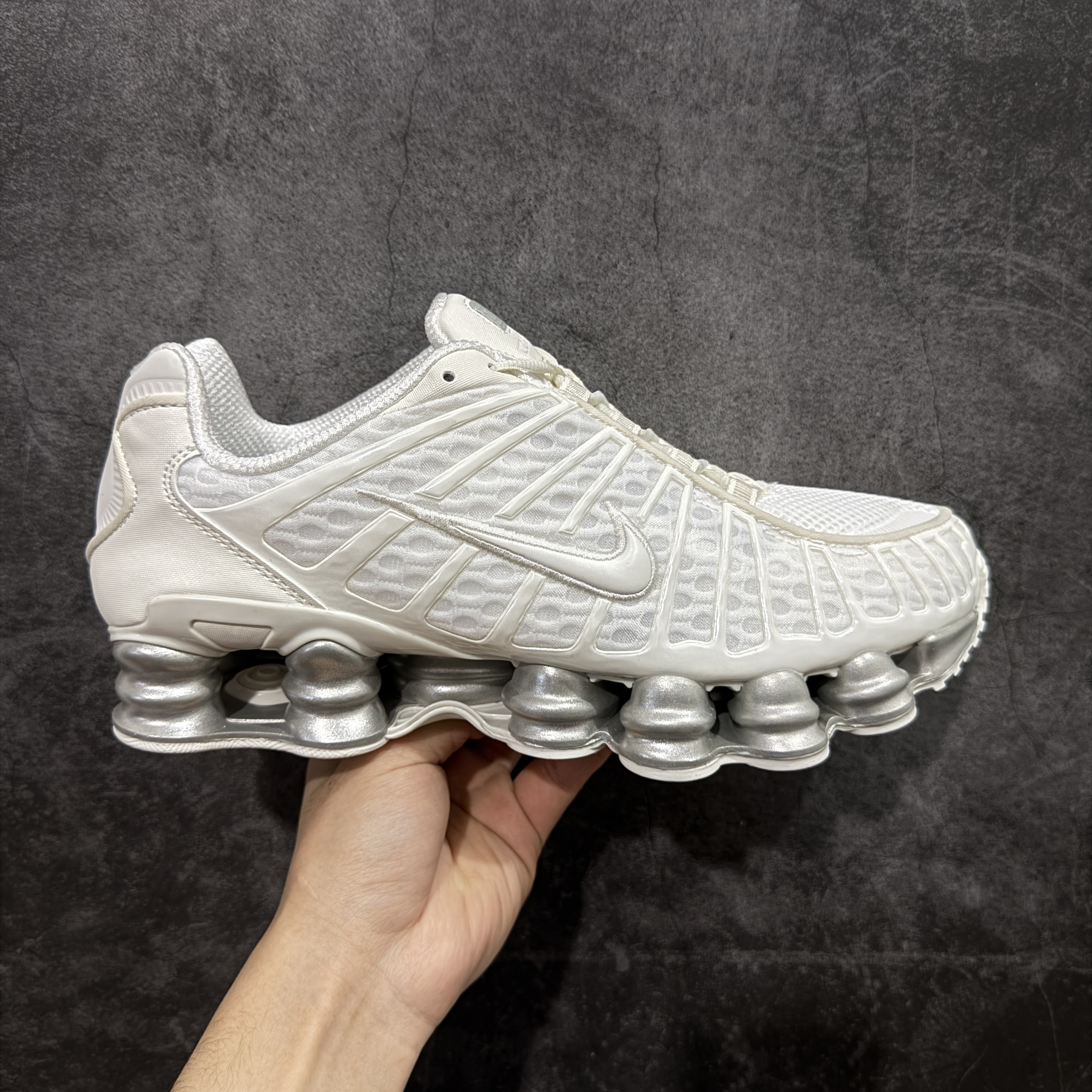 Nike Shox TL  全掌气柱缓震 休闲 运动跑鞋  男鞋 波鞋 白银色AR3566-103 N
