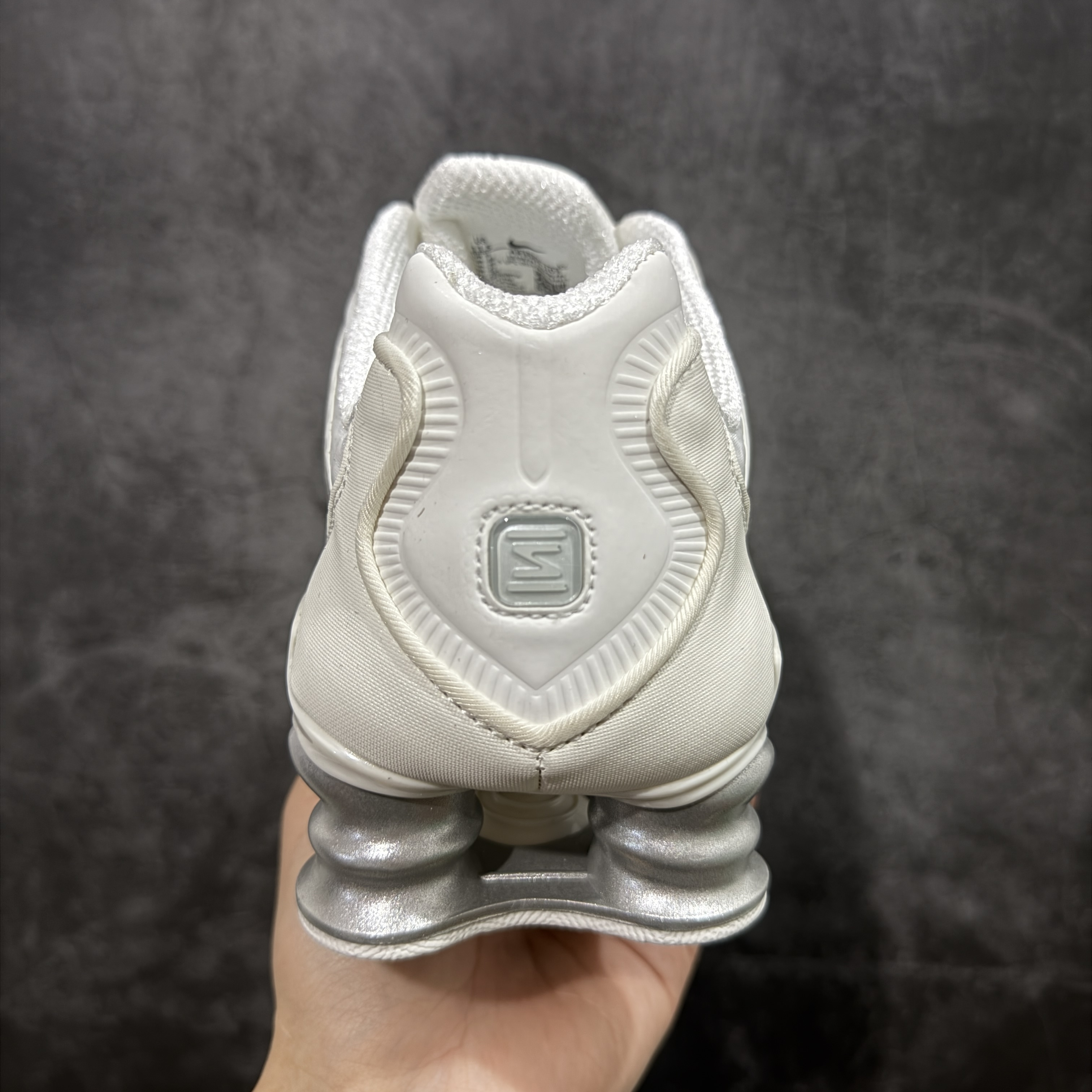 Nike Shox TL  全掌气柱缓震 休闲 运动跑鞋  男鞋 波鞋 白银色AR3566-103 N