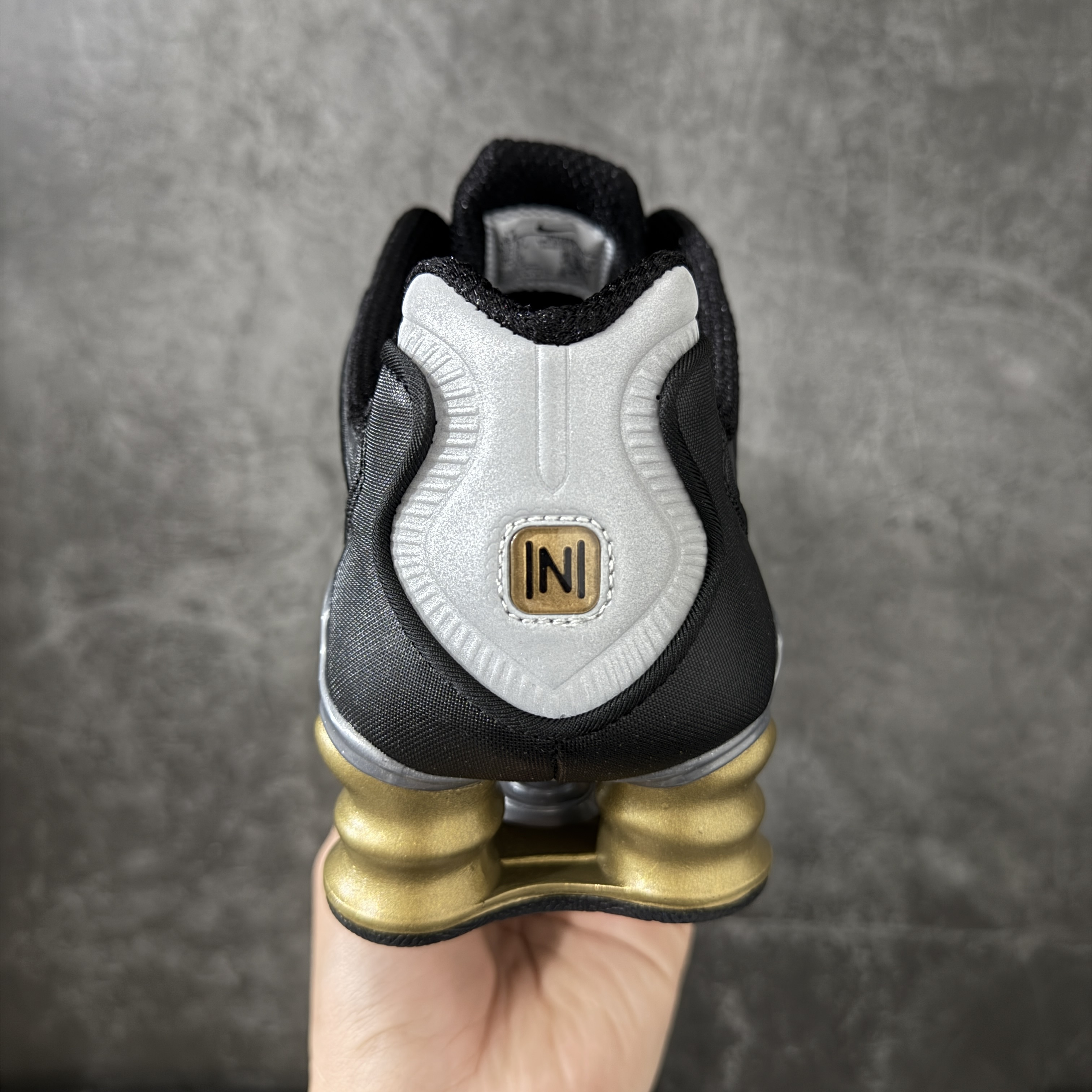 Nike Shox TL  全掌气柱缓震 休闲 运动跑鞋  男鞋 波鞋 黑金色BV1388-001