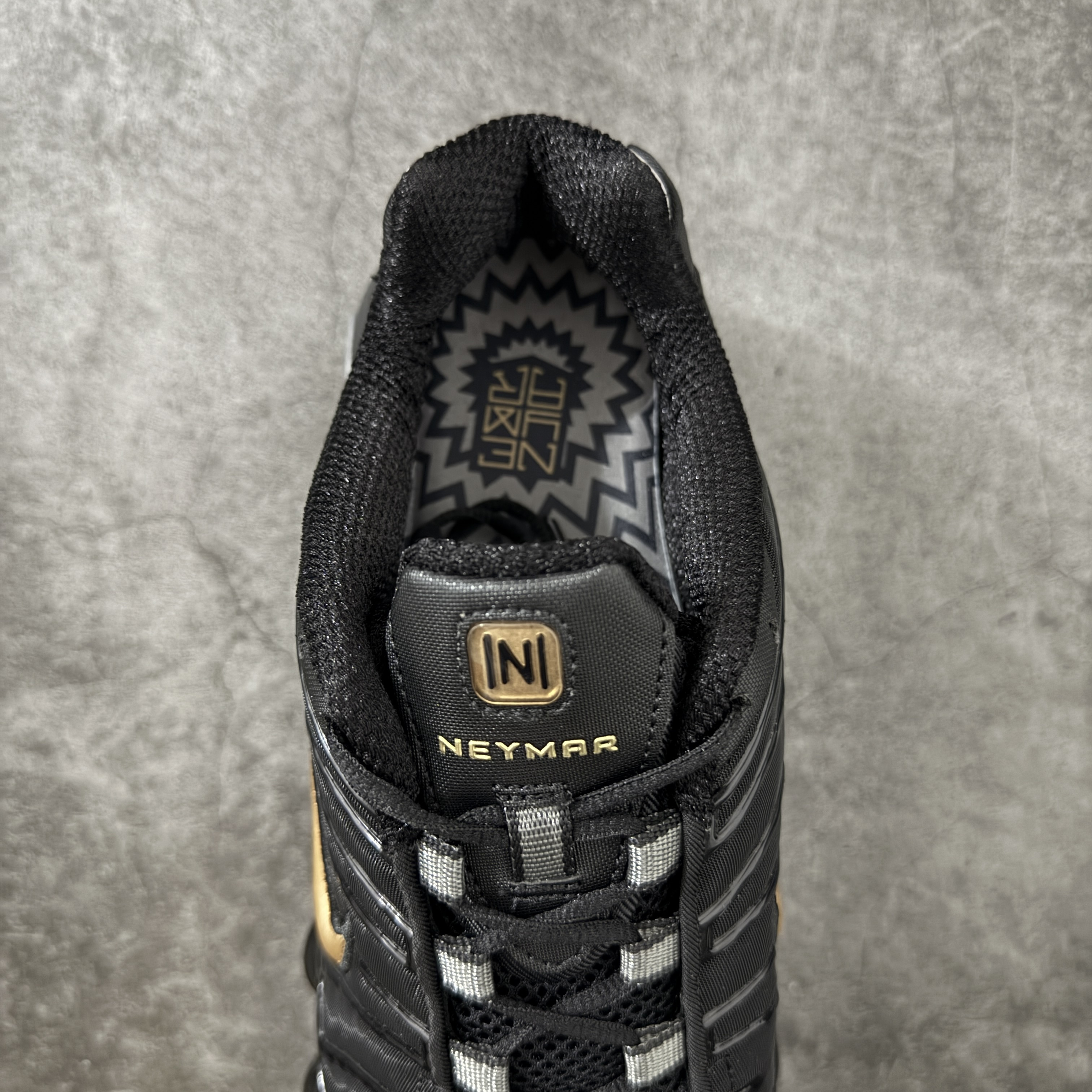 Nike Shox TL  全掌气柱缓震 休闲 运动跑鞋  男鞋 波鞋 黑金色BV1388-001