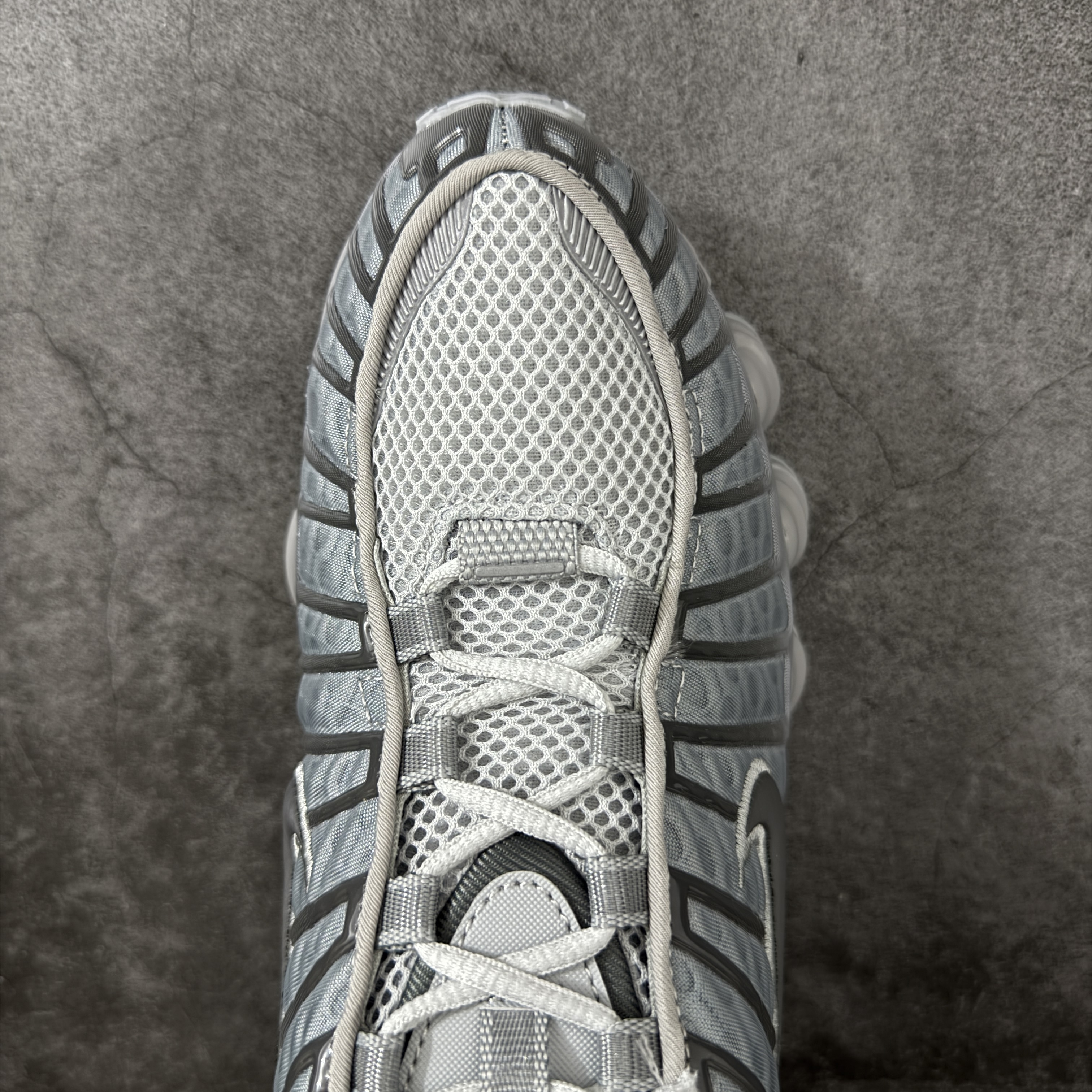 Nike Shox TL  全掌气柱缓震 休闲 运动跑鞋  男鞋 波鞋 灰色AV3595-015 