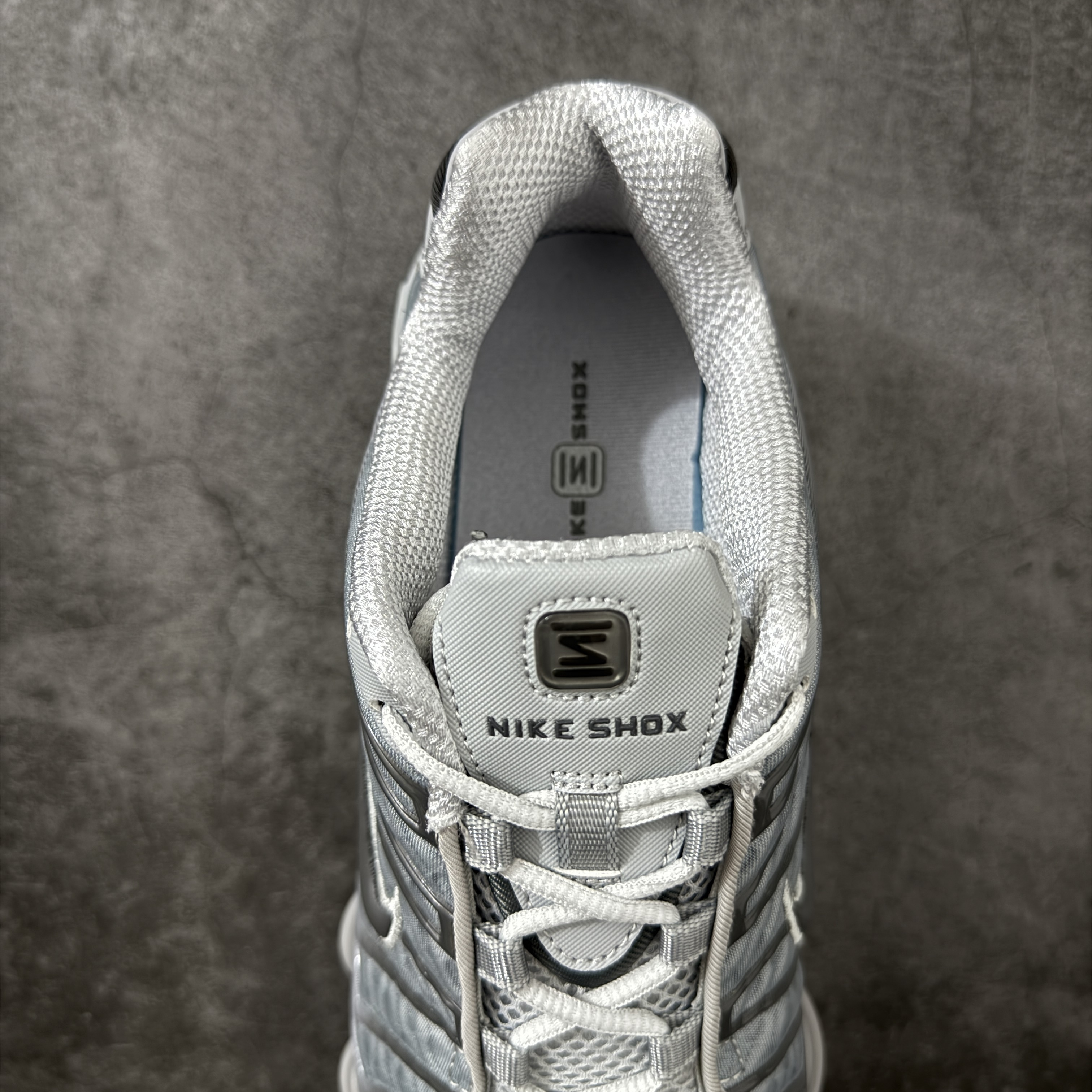 Nike Shox TL  全掌气柱缓震 休闲 运动跑鞋  男鞋 波鞋 灰色AV3595-015 