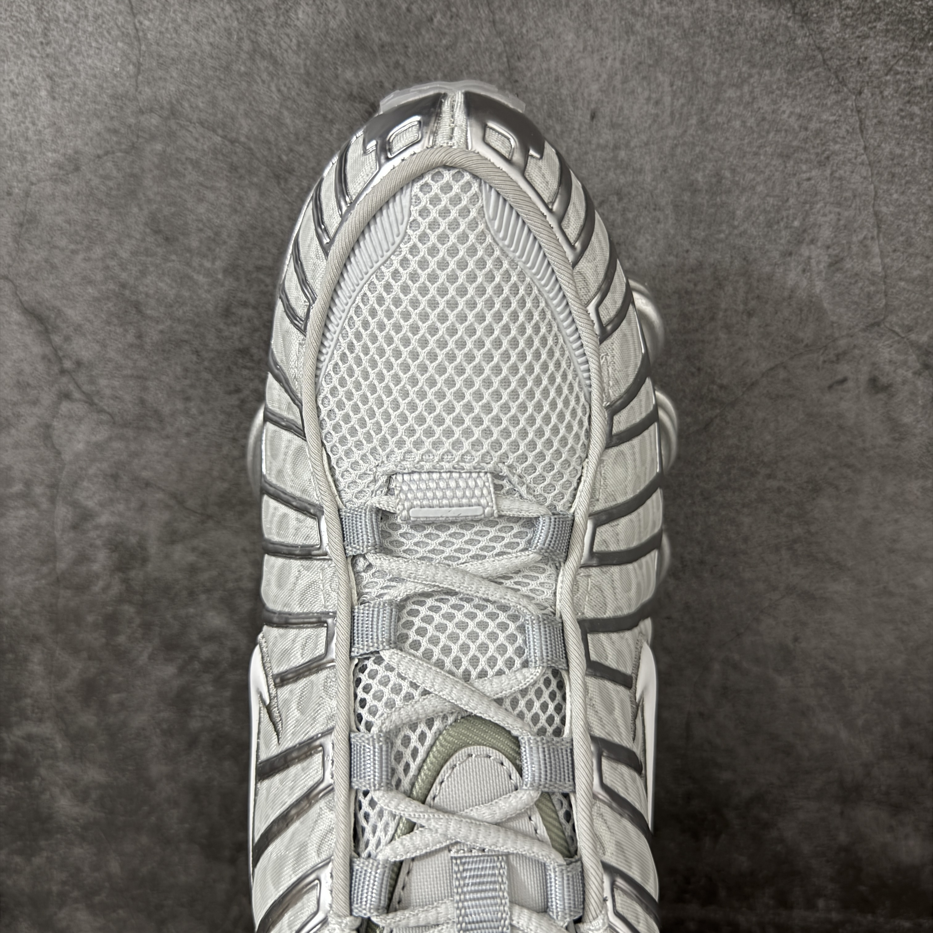 Nike Shox TL  全掌气柱缓震 休闲 运动跑鞋  男鞋 波鞋 灰银色AR3566-003|