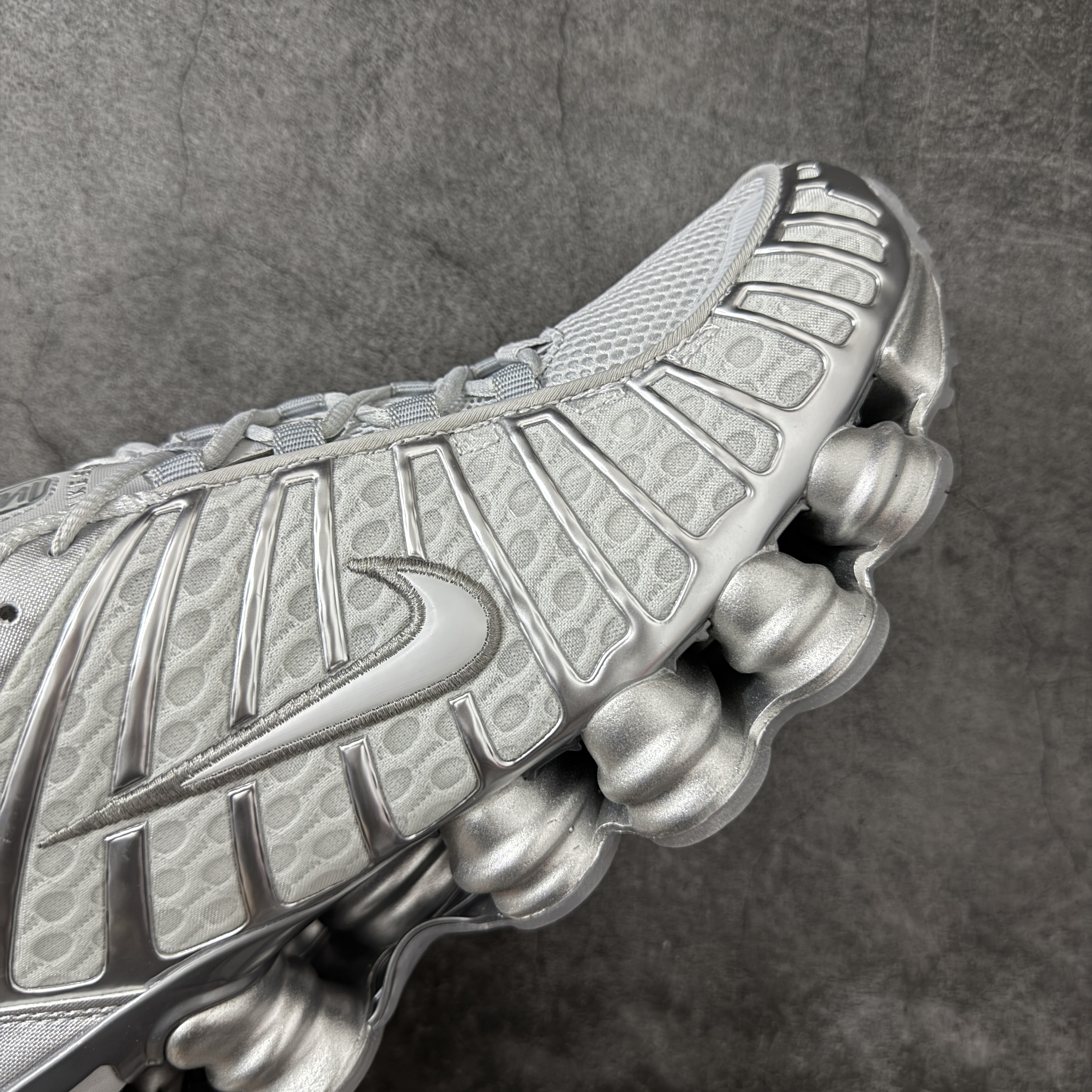 Nike Shox TL  全掌气柱缓震 休闲 运动跑鞋  男鞋 波鞋 灰银色AR3566-003|