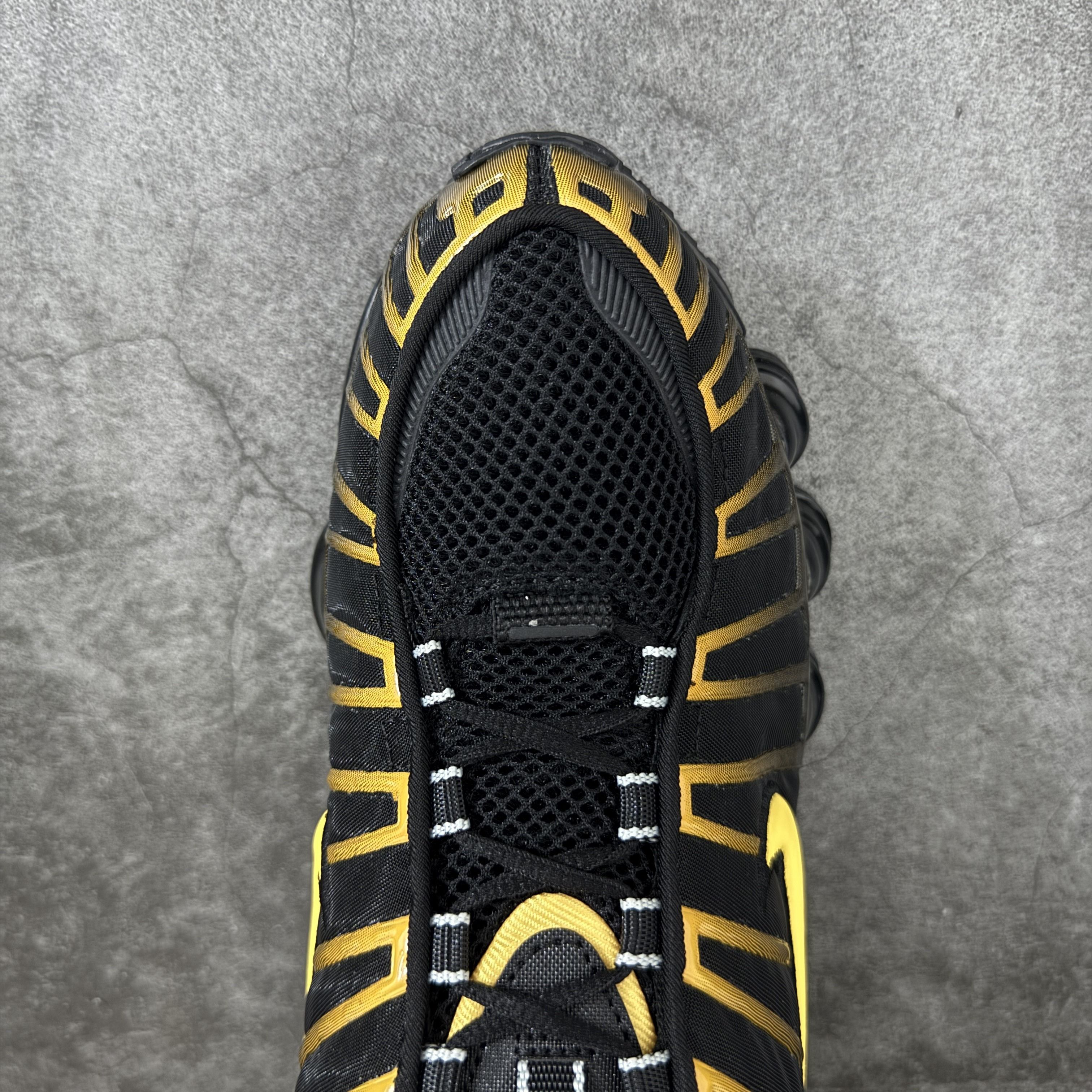 Nike Shox TL  全掌气柱缓震 休闲 运动跑鞋  男鞋 波鞋 黑金 AV3595-013
