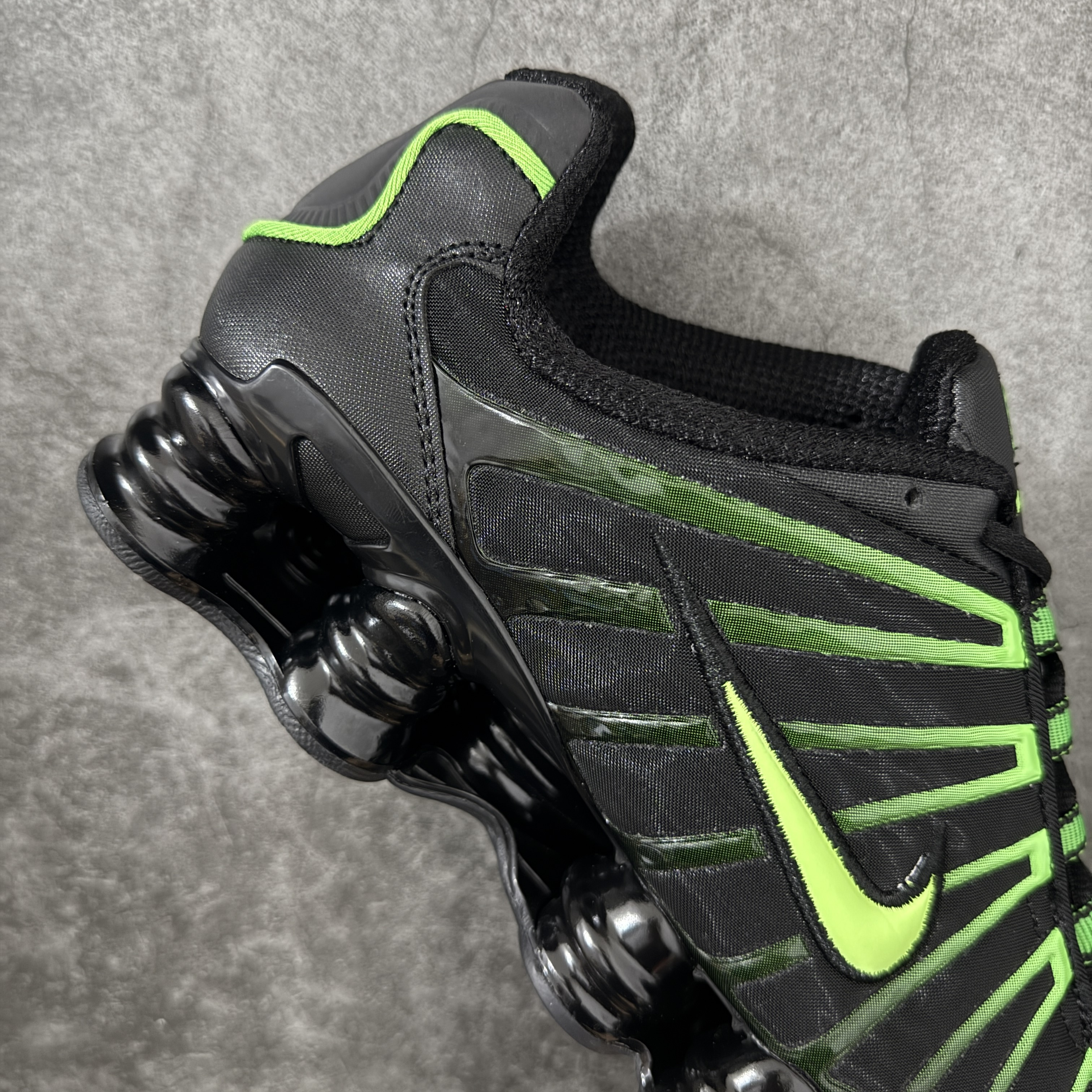 Nike Shox TL  全掌气柱缓震 休闲 运动跑鞋  男鞋 波鞋 黑绿 AV3595-012