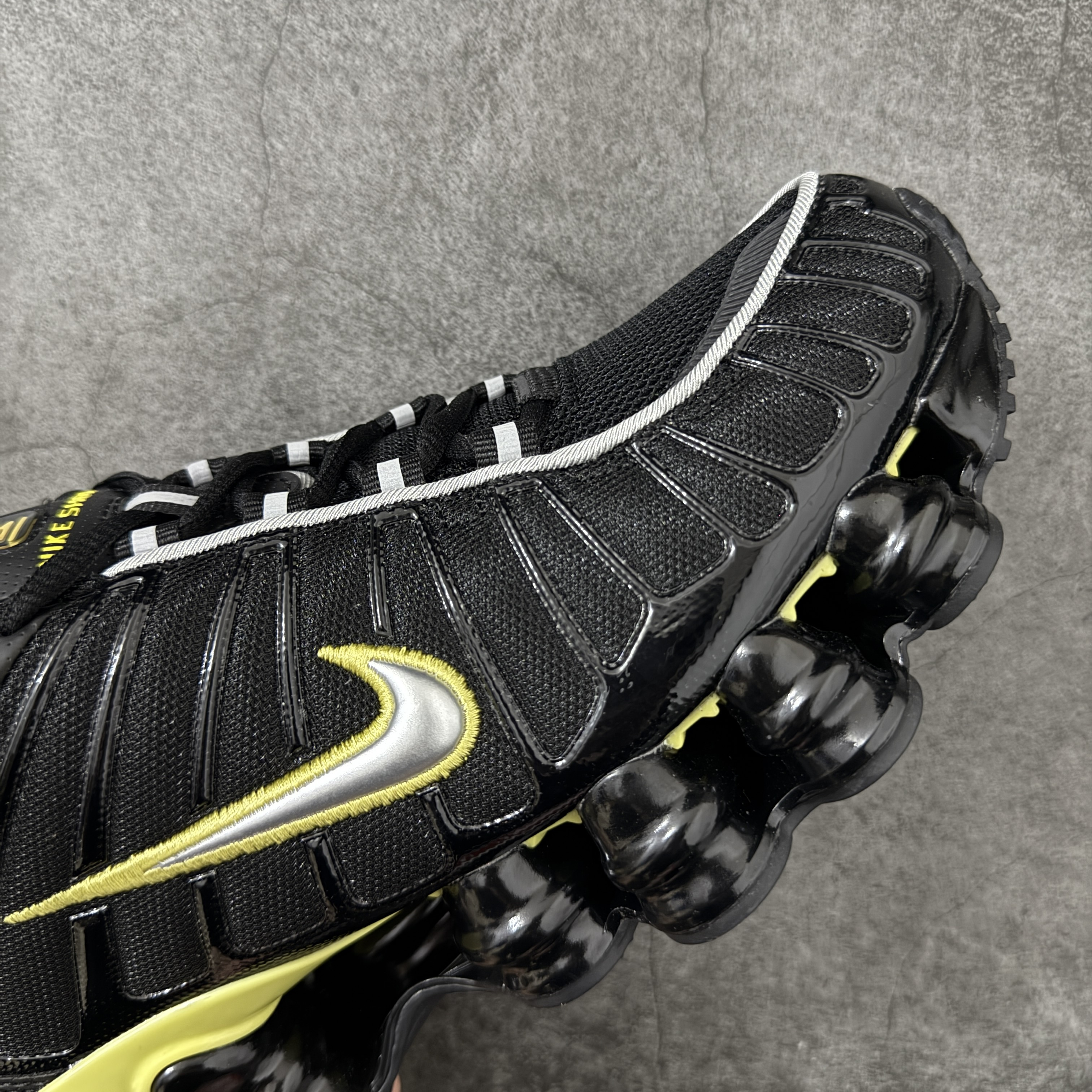 Nike Shox TL  全掌气柱缓震 休闲 运动跑鞋  男鞋 波鞋 黑黄银 CN0151-002