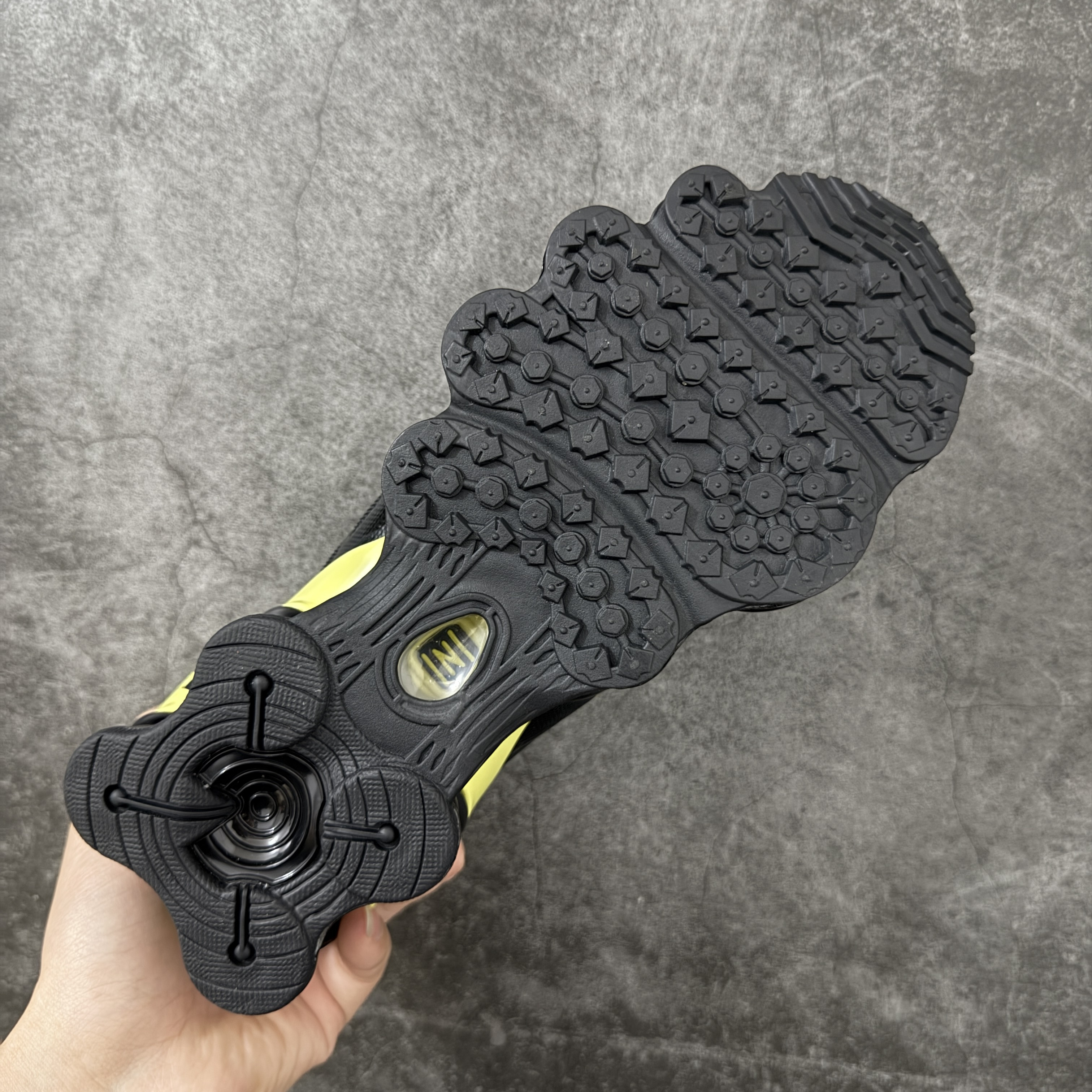 Nike Shox TL  全掌气柱缓震 休闲 运动跑鞋  男鞋 波鞋 黑黄银 CN0151-002