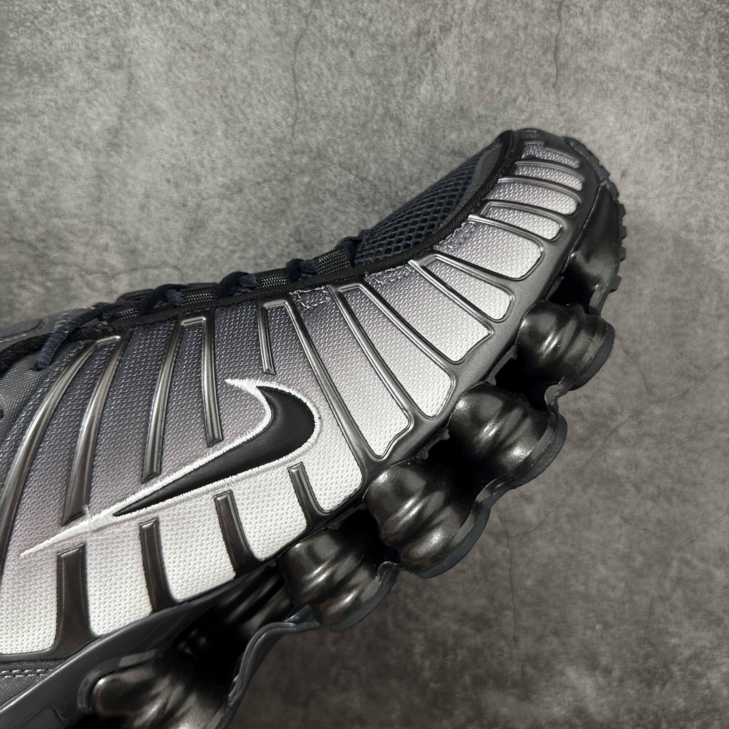 Nike Shox TL  全掌气柱缓震 休闲 运动跑鞋  男鞋 波鞋 白灰 H1336-002