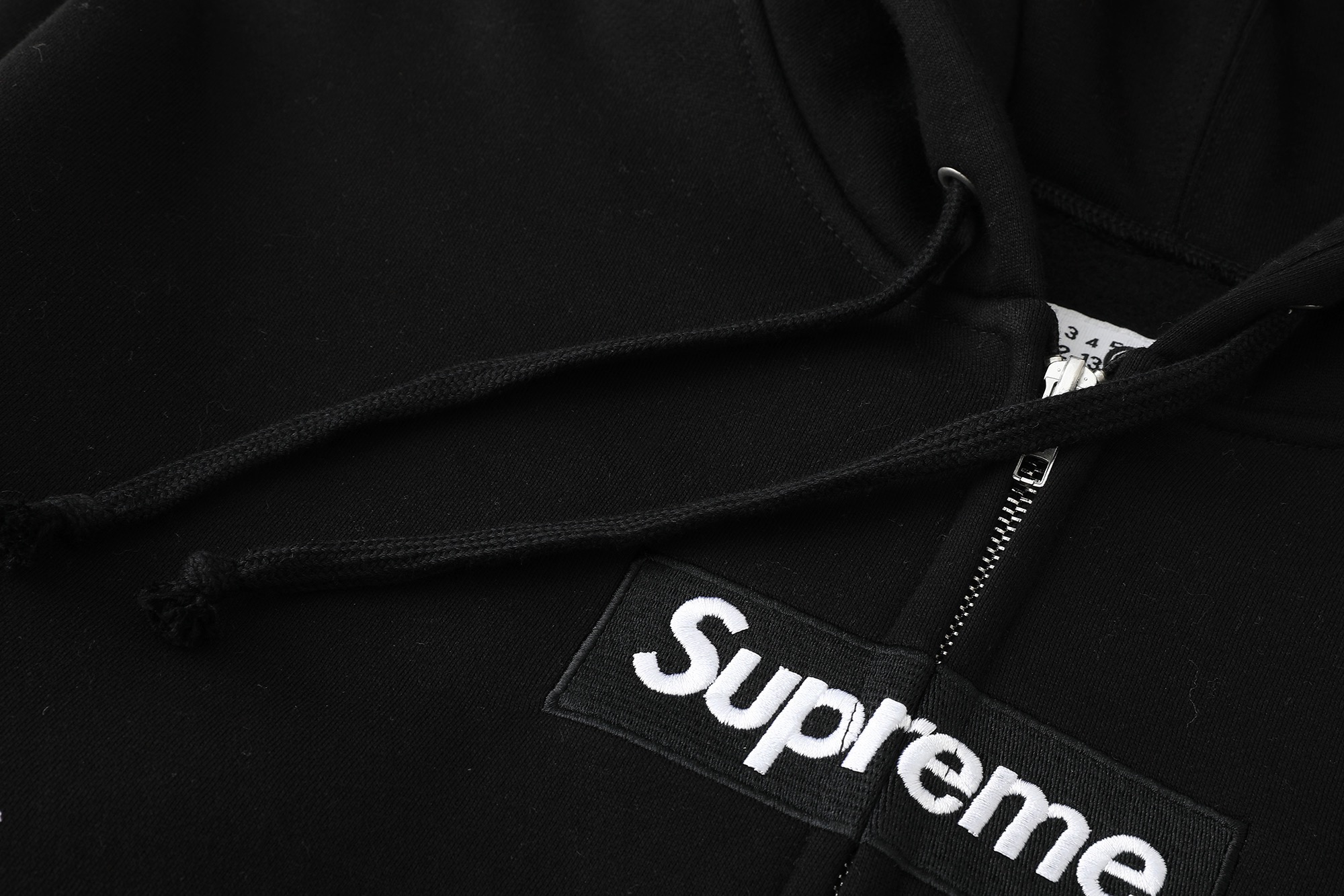 Supreme MM6 刺绣标志 logo 拉链 连帽 加绒 卫衣 男女同款 泼墨 黑色 