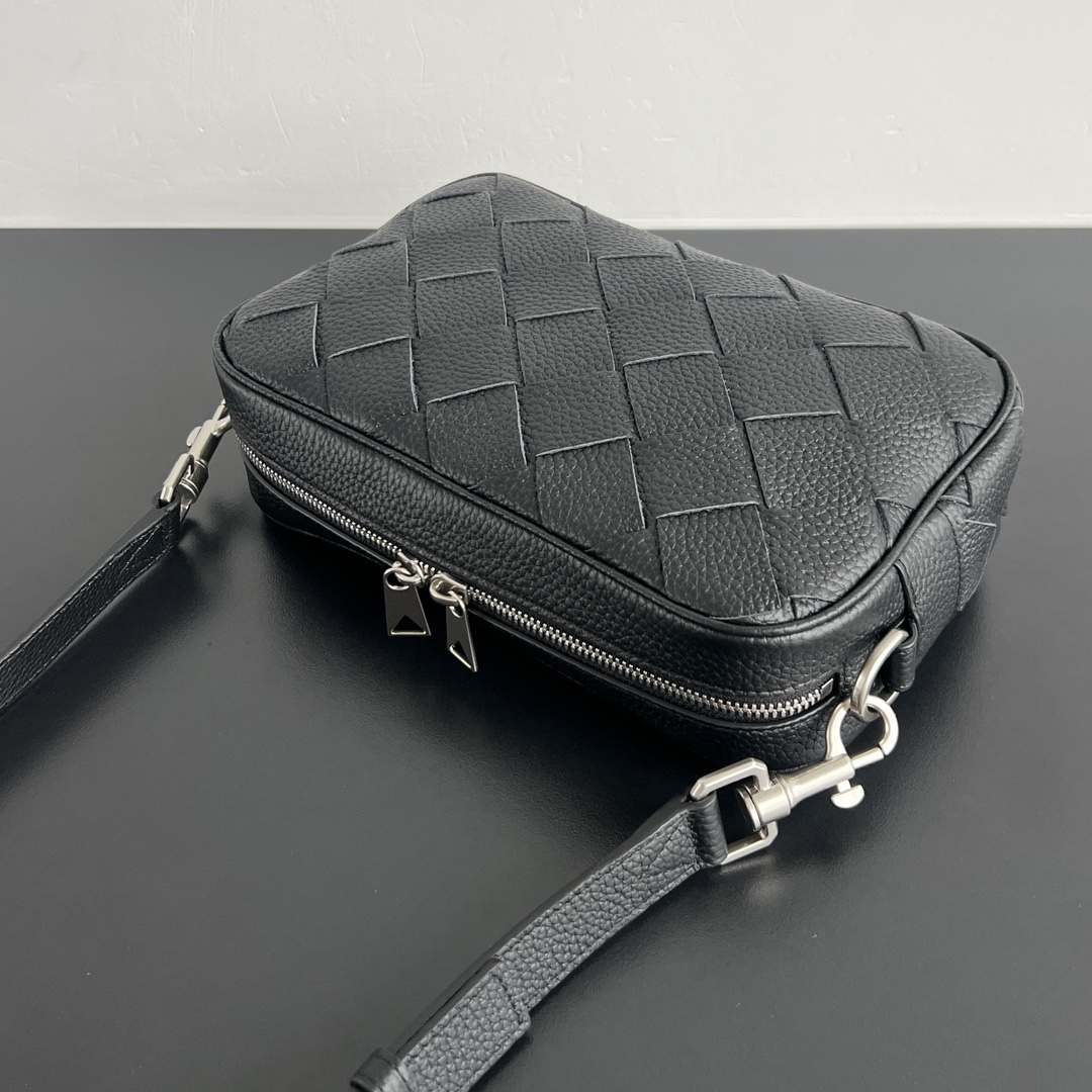 BV Bottega Veneta Woven Design Crossbody Camera Bag for Men 黑色相机H0 755923V4G318803