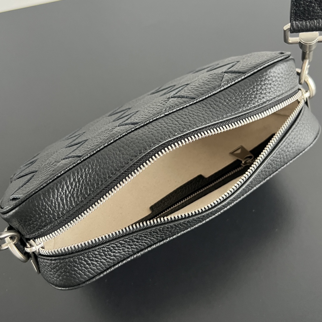 BV Bottega Veneta Woven Design Crossbody Camera Bag for Men 黑色相机H0 755923V4G318803