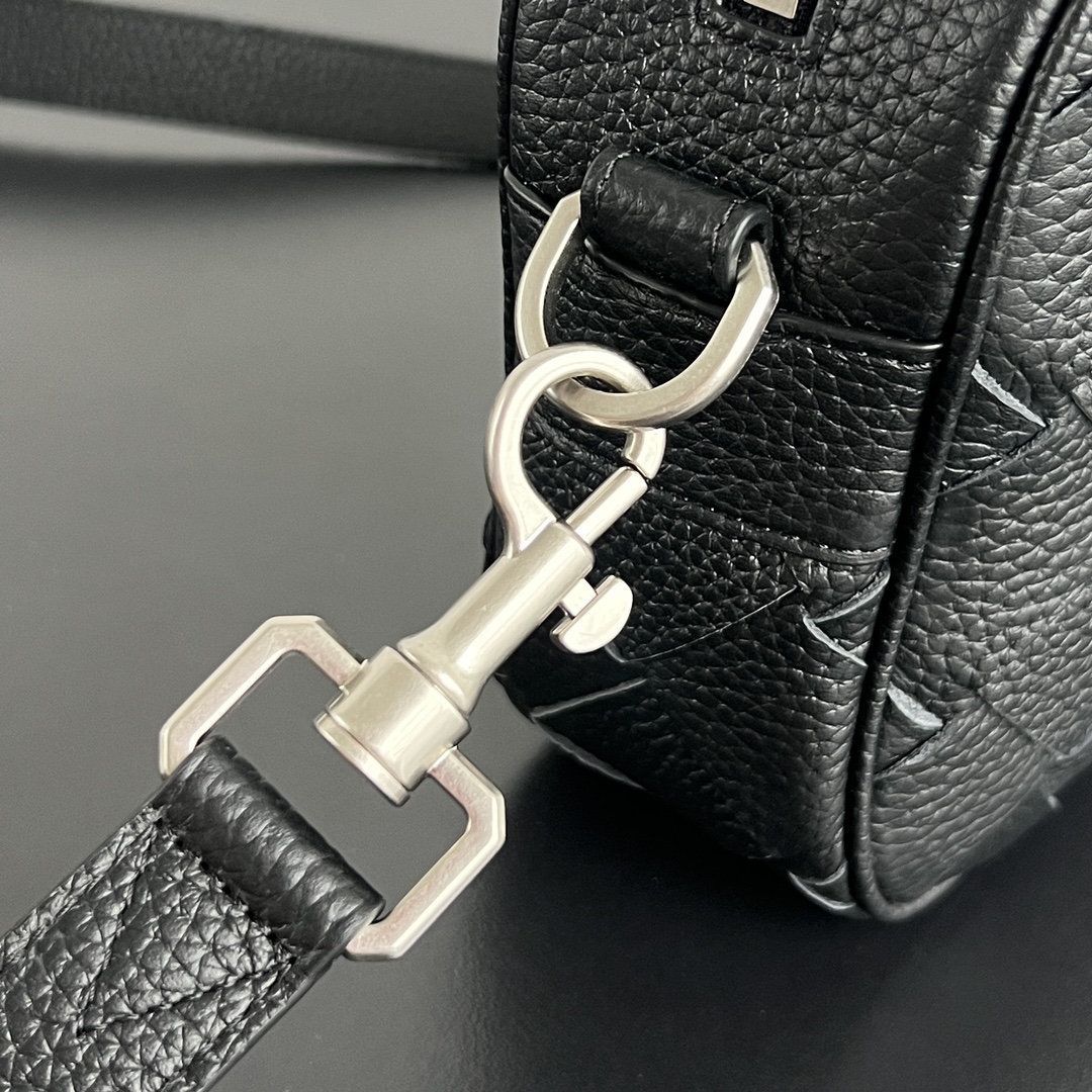 BV Bottega Veneta Woven Design Crossbody Camera Bag for Men 黑色相机H0 755923V4G318803