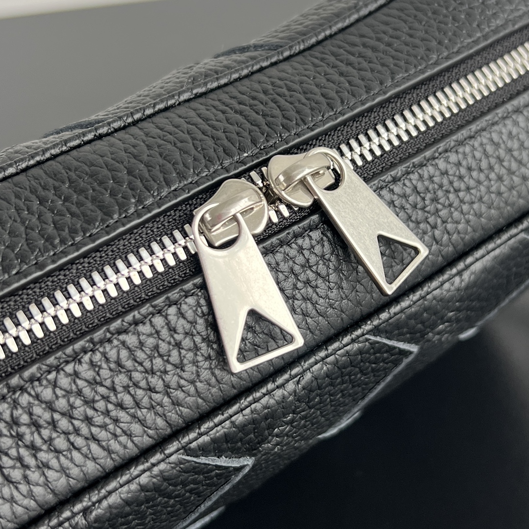 BV Bottega Veneta Woven Design Crossbody Camera Bag for Men 黑色相机H0 755923V4G318803