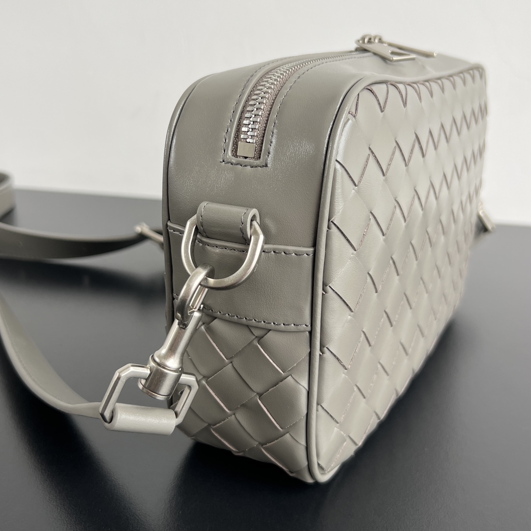 BV Bottega Veneta Woven Design Crossbody Camera Bag for Men 浅棕色相机H0 755923