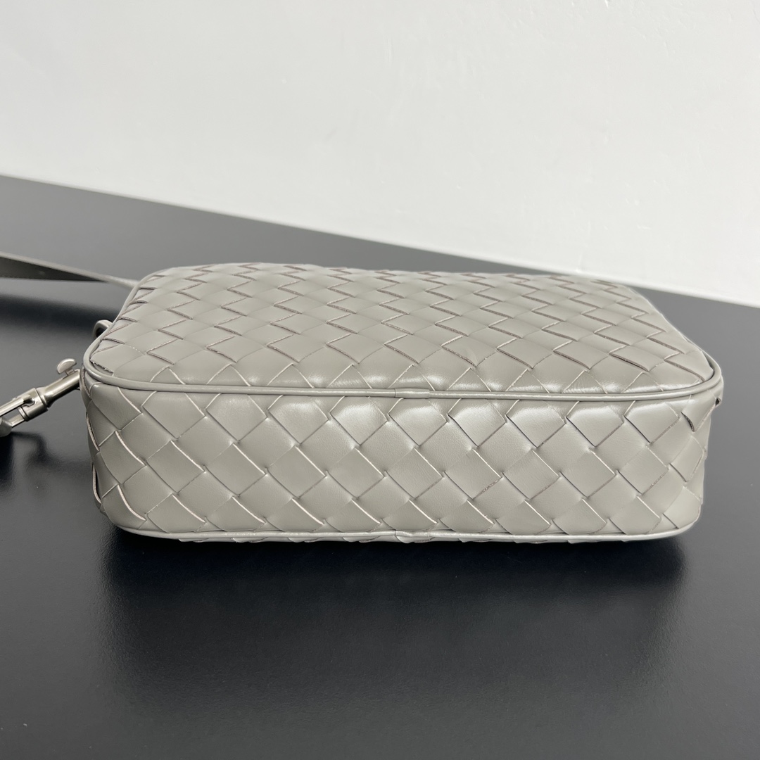 BV Bottega Veneta Woven Design Crossbody Camera Bag for Men 浅棕色相机H0 755923